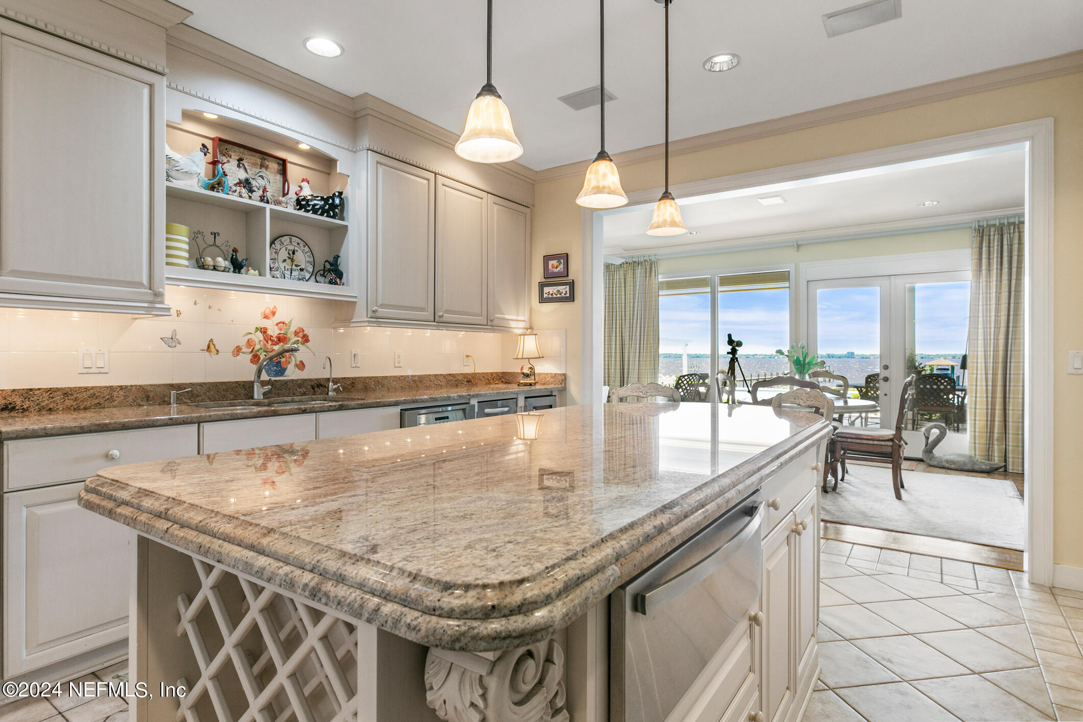 Jacksonville, Florida 32207, United States, 5 Bedrooms Bedrooms, ,6 BathroomsBathrooms,Residential,Pending,27159