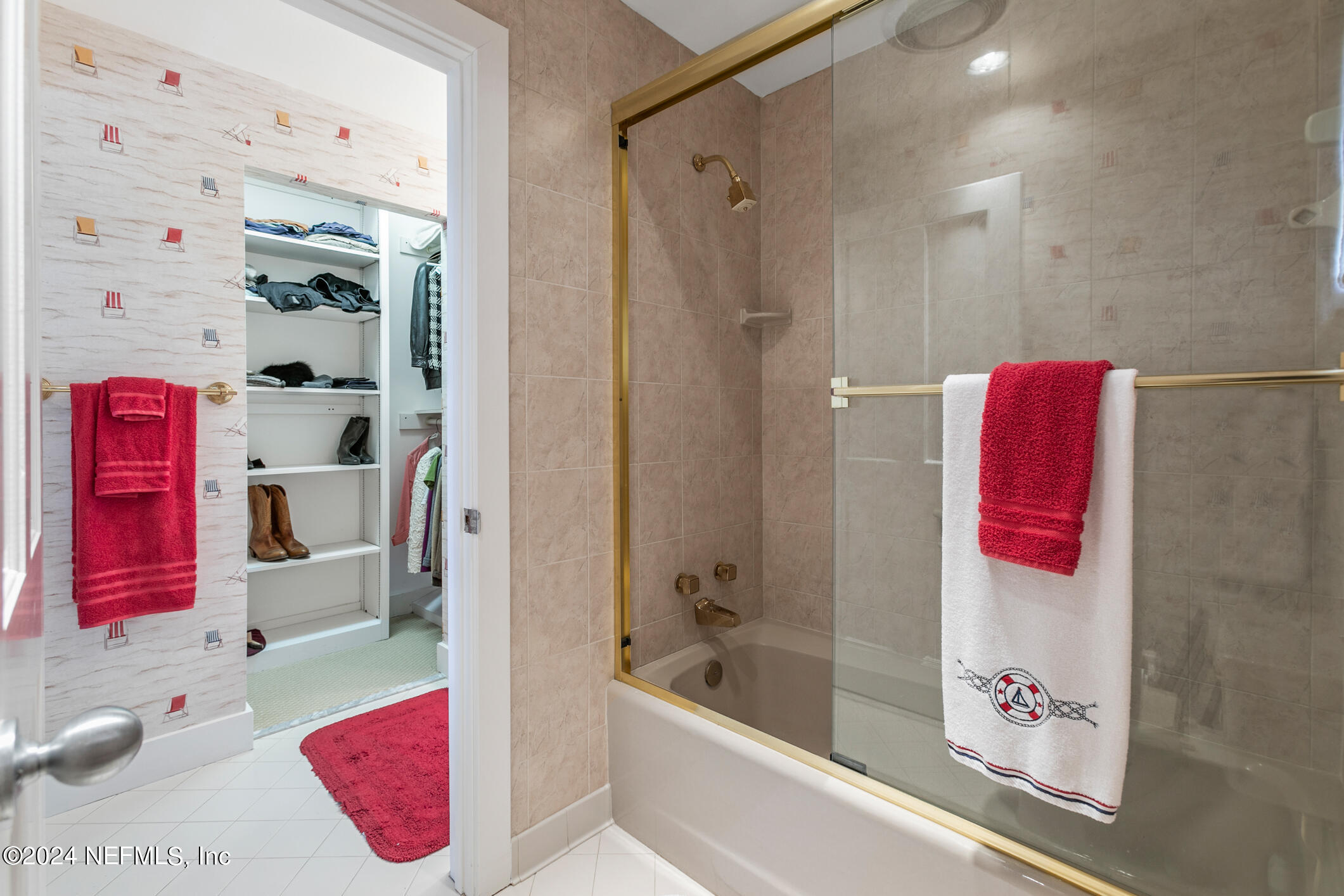 Jacksonville, Florida 32207, United States, 5 Bedrooms Bedrooms, ,6 BathroomsBathrooms,Residential,Pending,27159