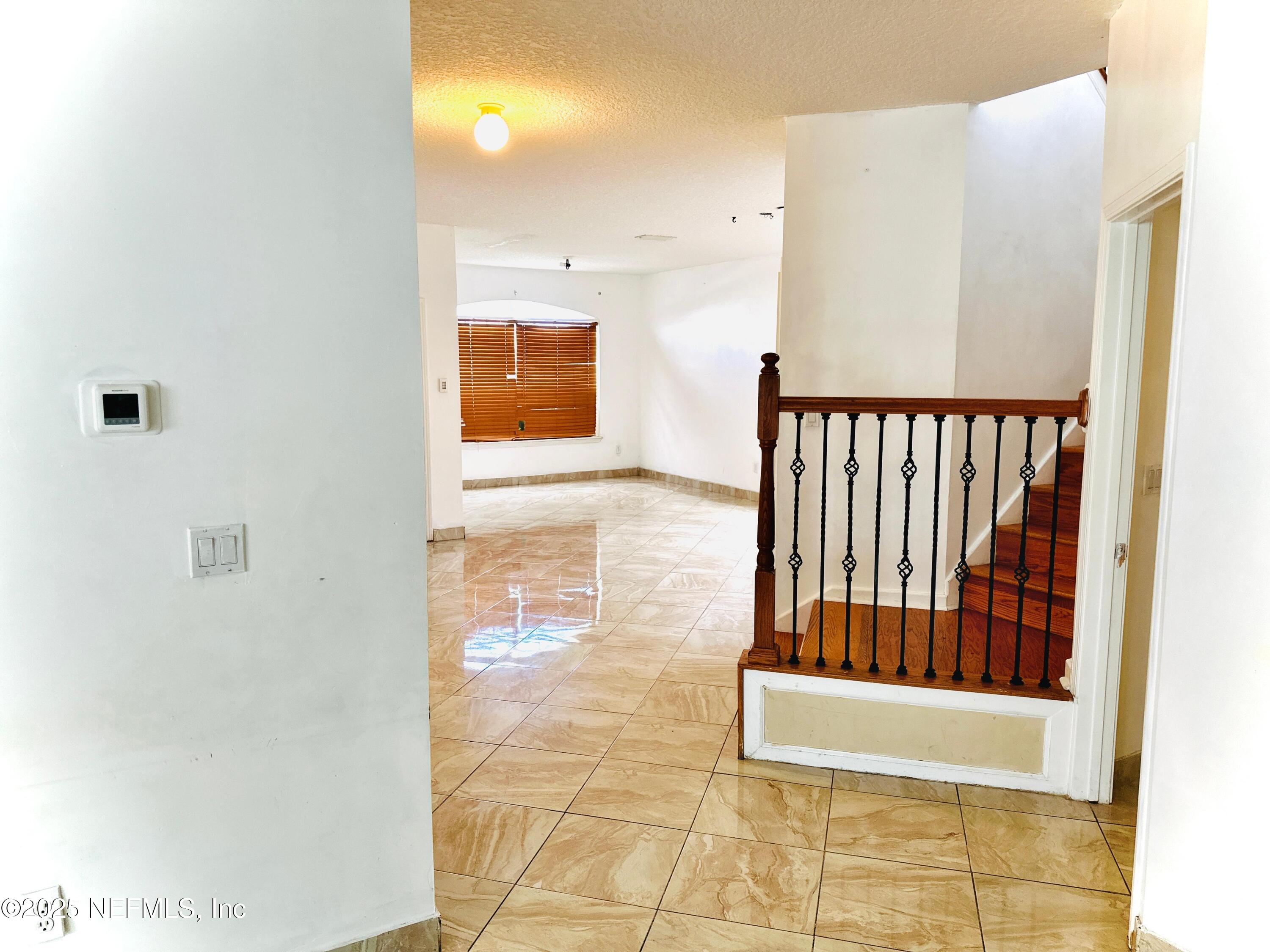 351 SUMMIT Drive