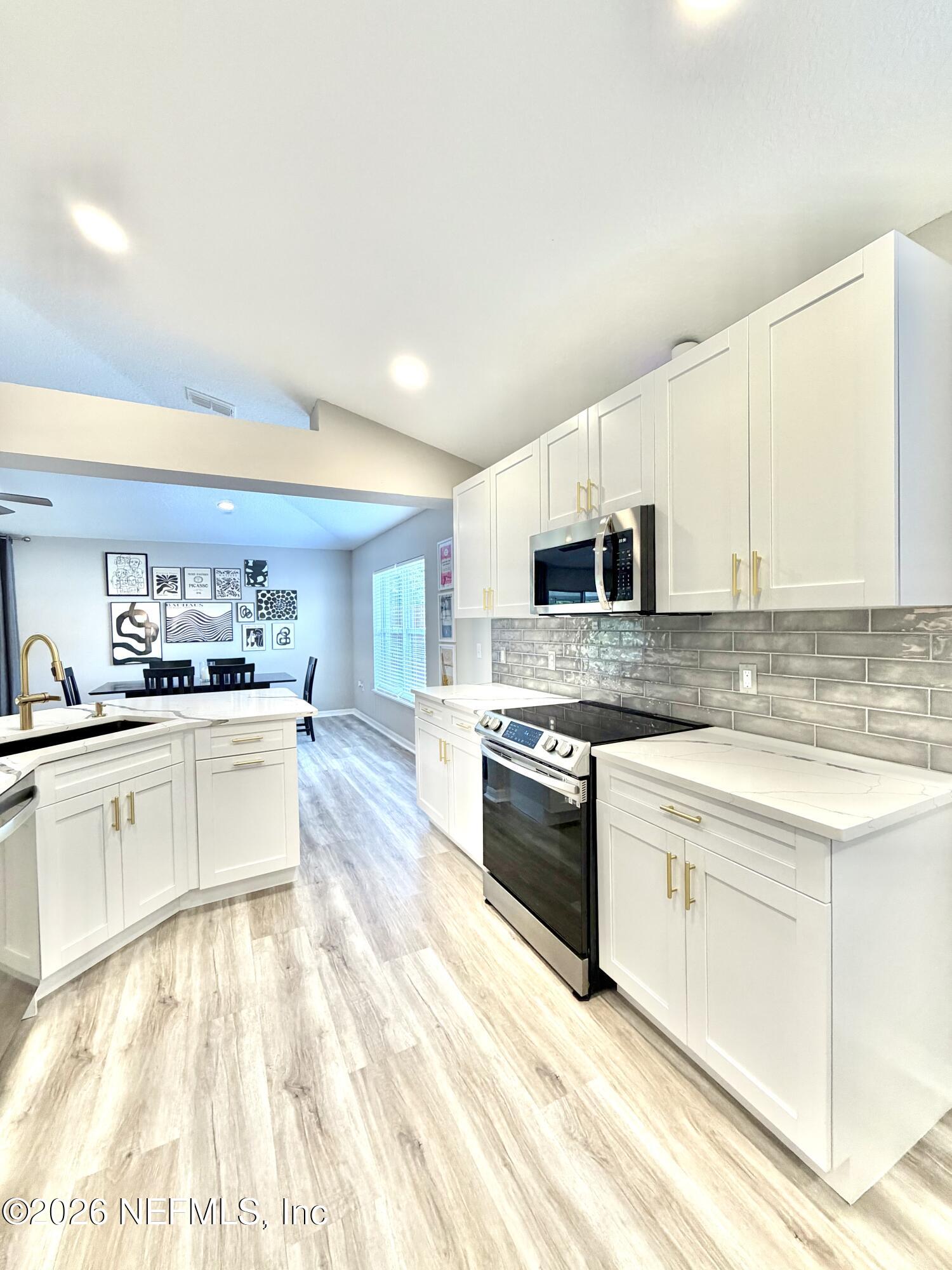 11110 PEERLESS Lane