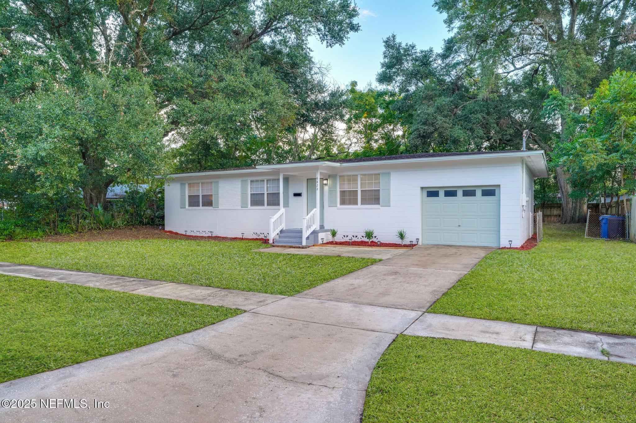 6822 BUTTONTREE Lane S