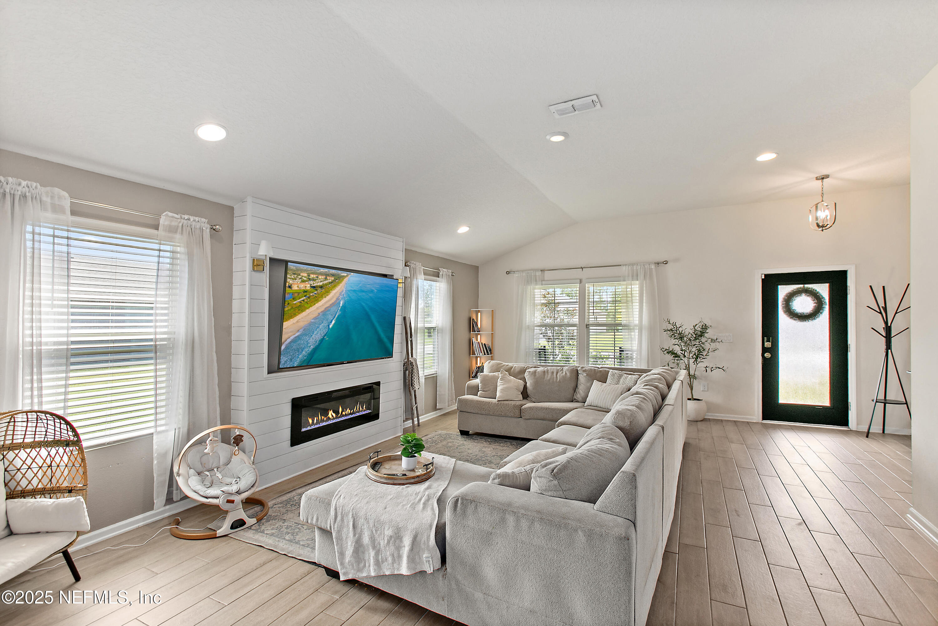 316 N HAMILTON SPRINGS Road