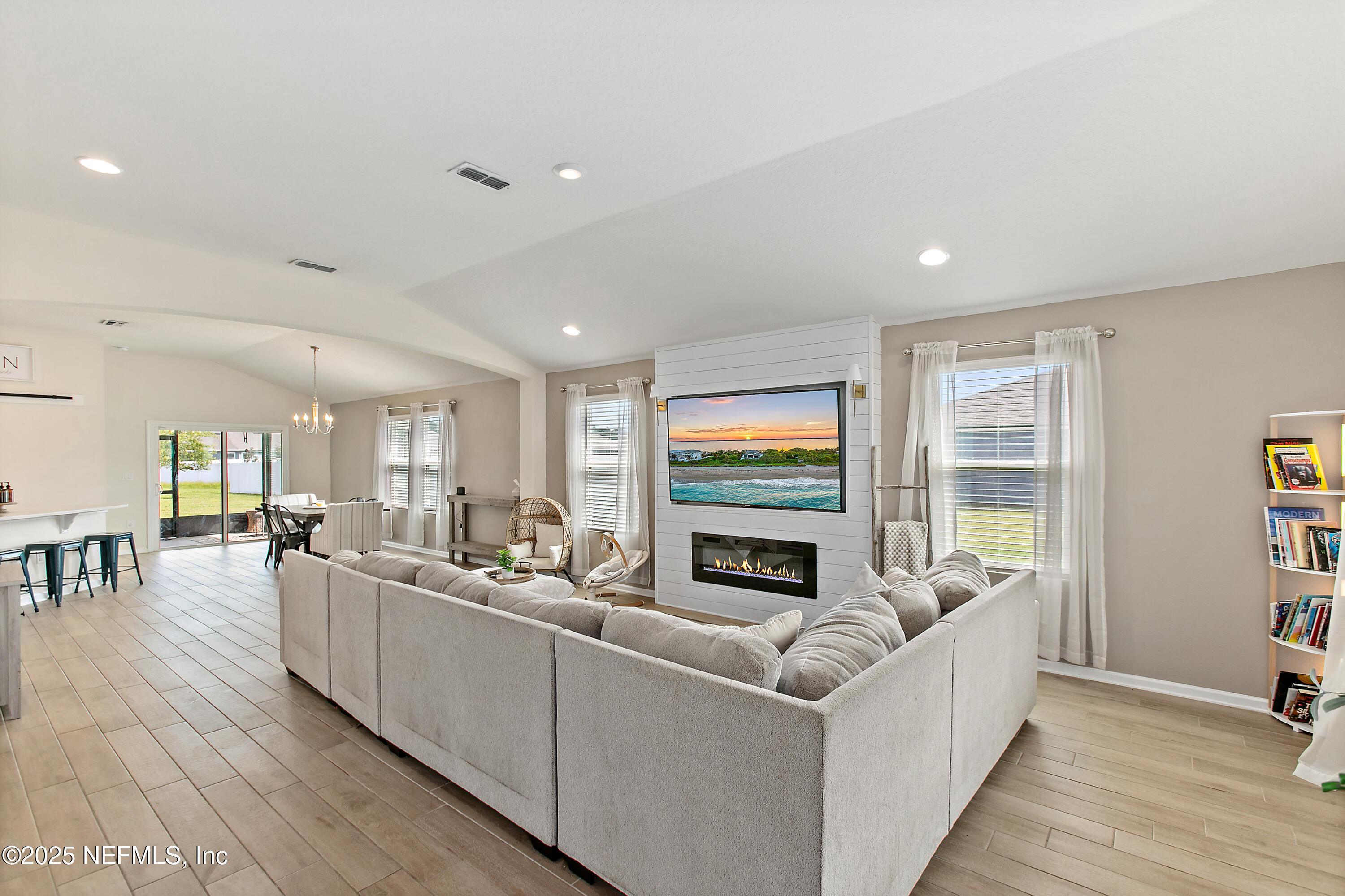 316 N HAMILTON SPRINGS Road