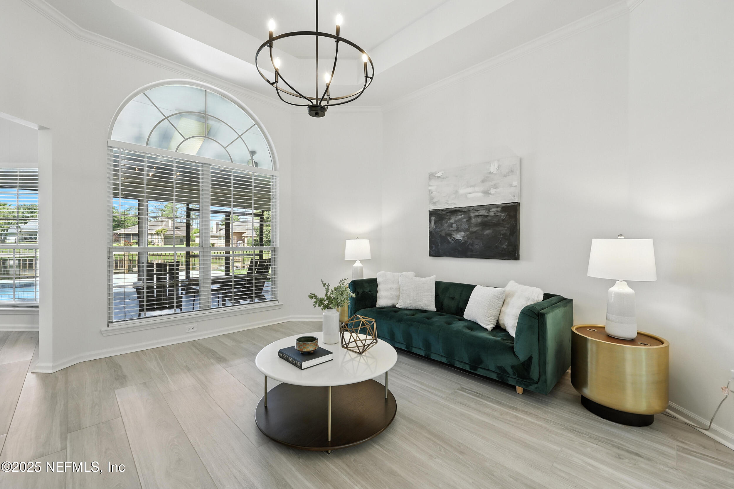 1813 ROYAL FERN Lane