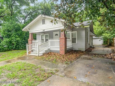 Photo of 940 GLENCARIN Street, Jacksonville, FL 32208 (MLS # 2129284)