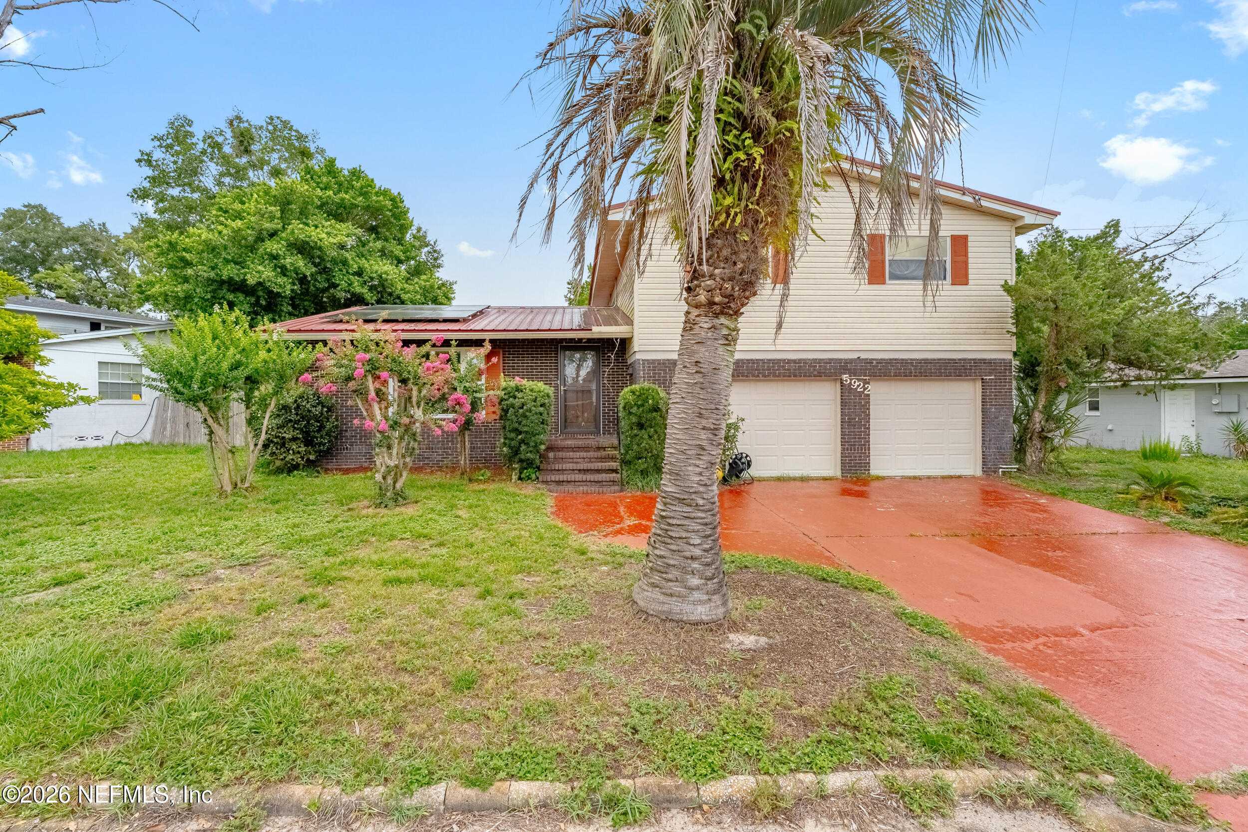 5922 TRIUMPH Lane W