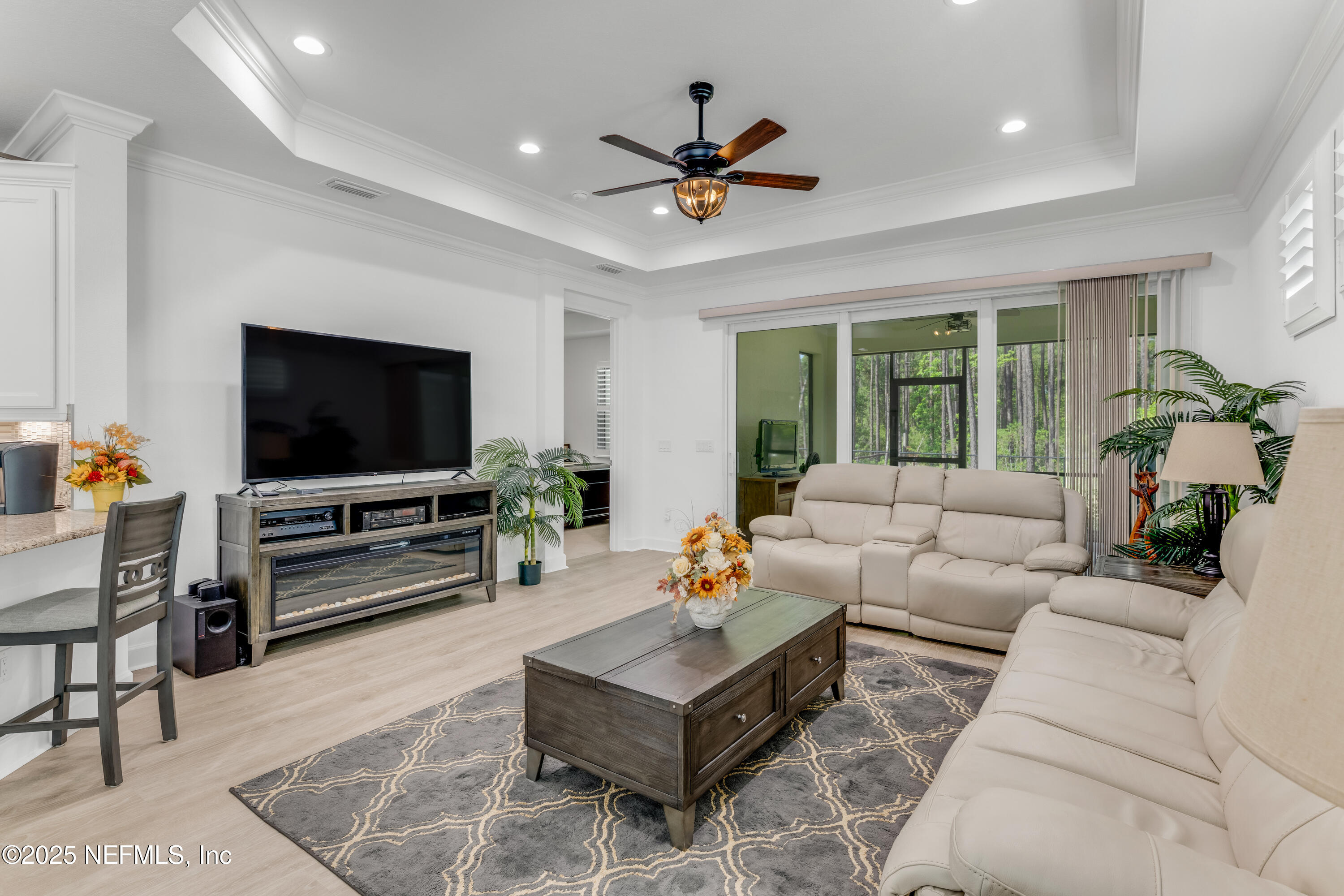 836 MARGARITAVILLE Avenue
