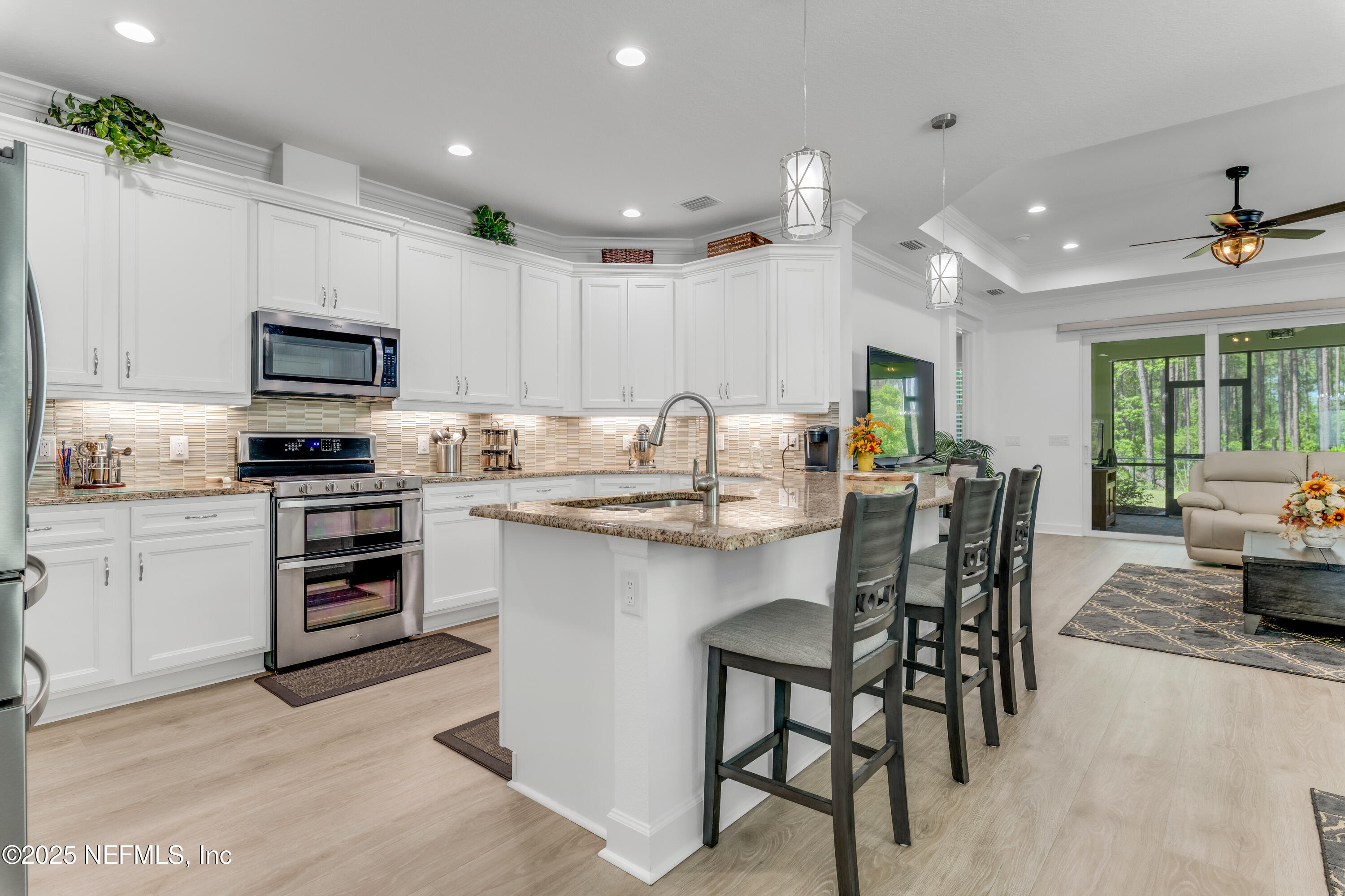836 MARGARITAVILLE Avenue