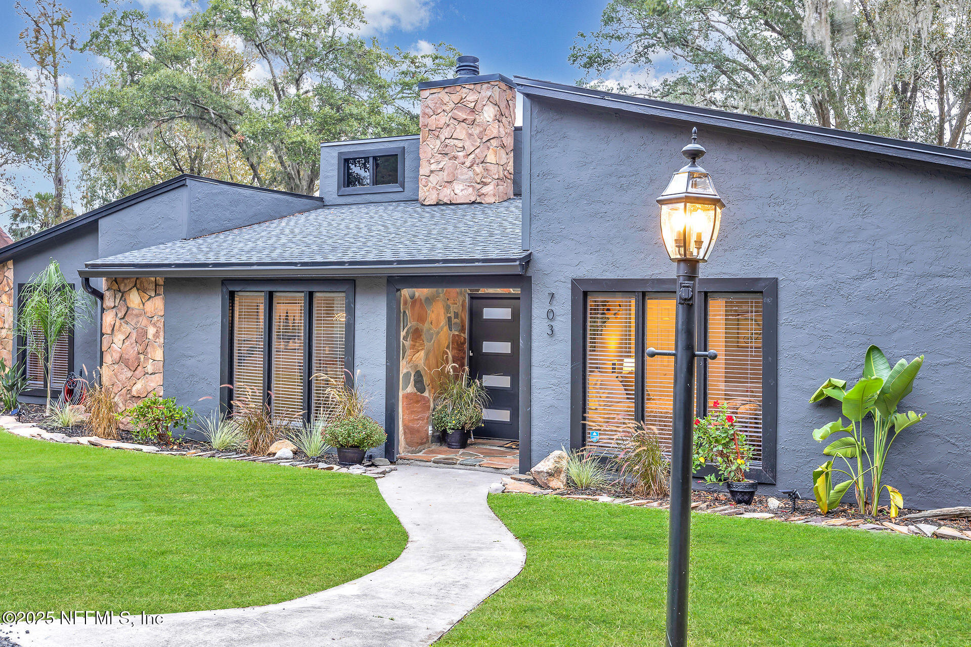 703 ARTHUR MOORE Drive