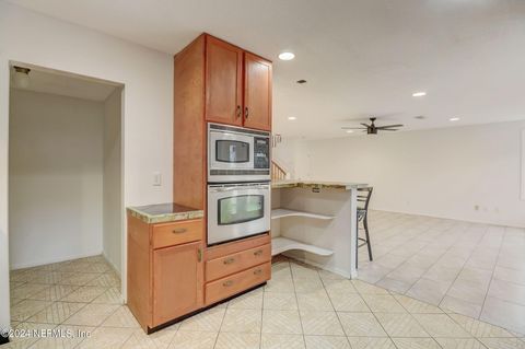 Single Family Residence in Jacksonville FL 7244 OAKWOOD Drive 7.jpg