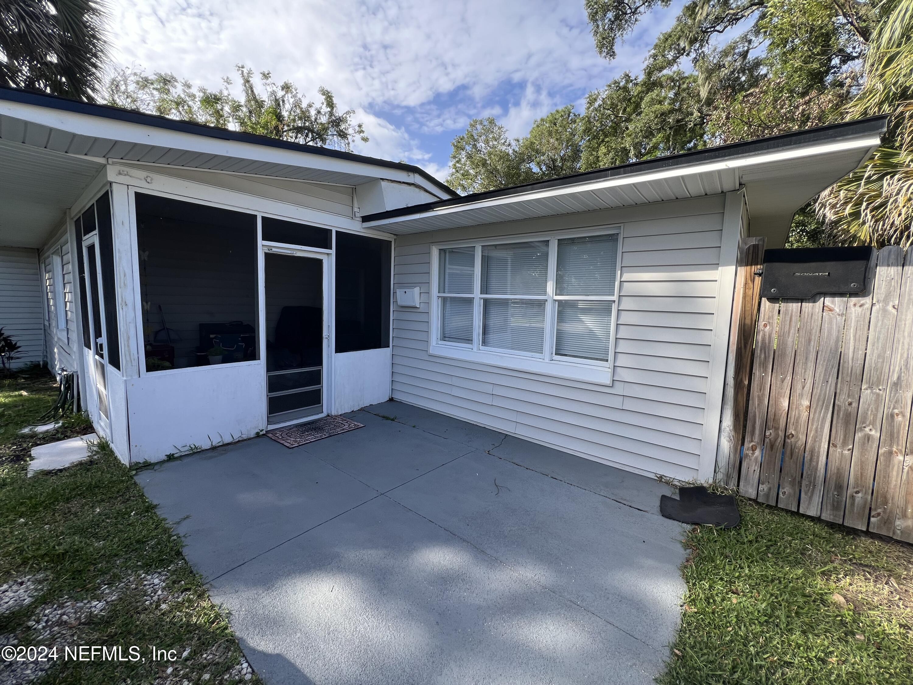 5519 RIVER FOREST Drive