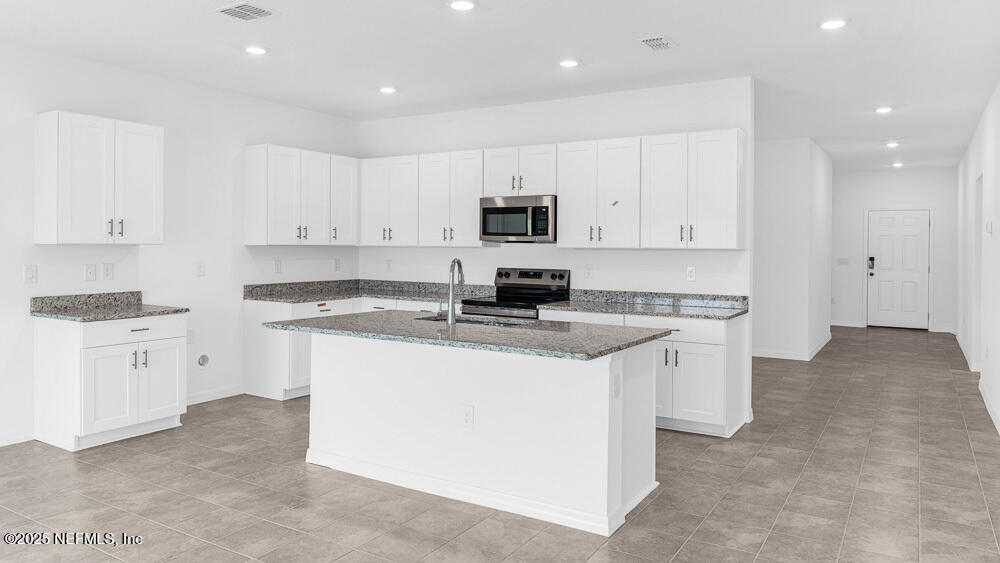 8118 ARCHIBALD Terrace