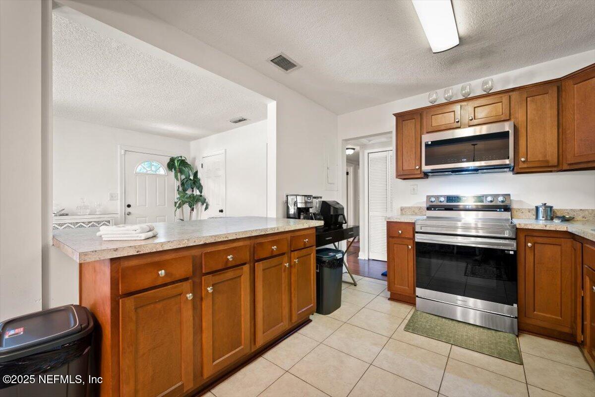 6564 ECTOR Place
