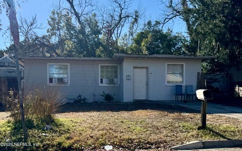Photo of 810 LAUREL Street, Jacksonville, FL 32208 (MLS # 2129189)