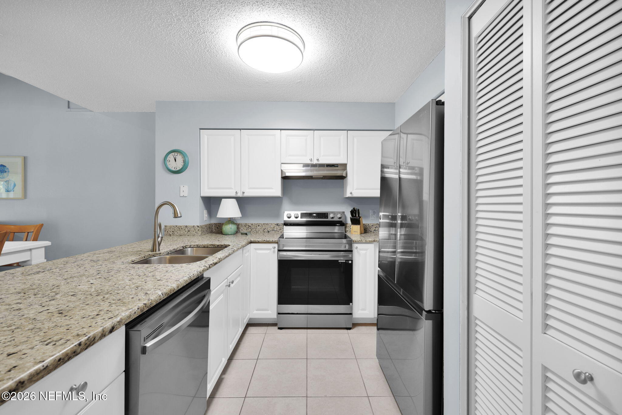 18 VILLAGE LAS PALMAS Circle