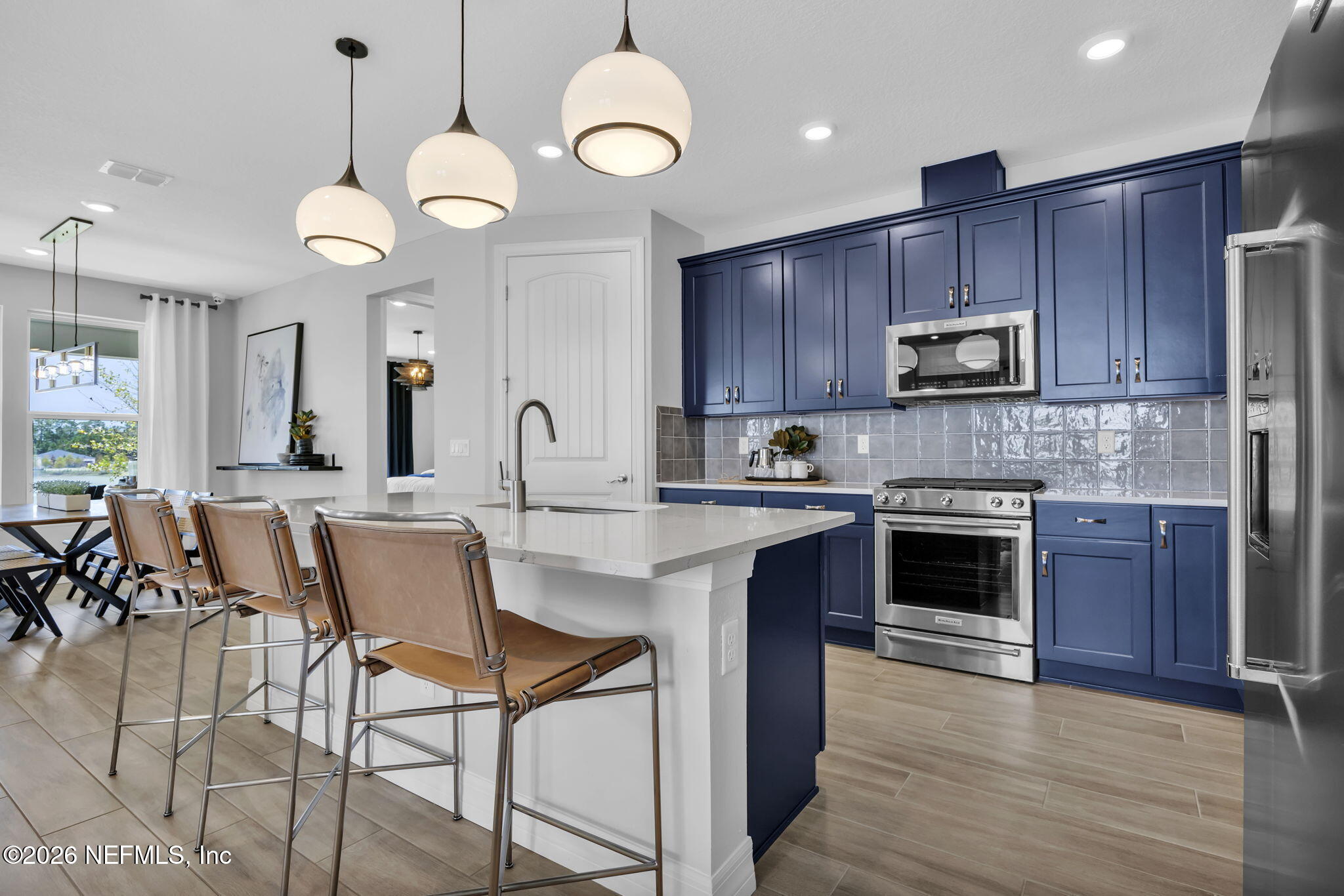 864 ROOSTER HOLLOW Way