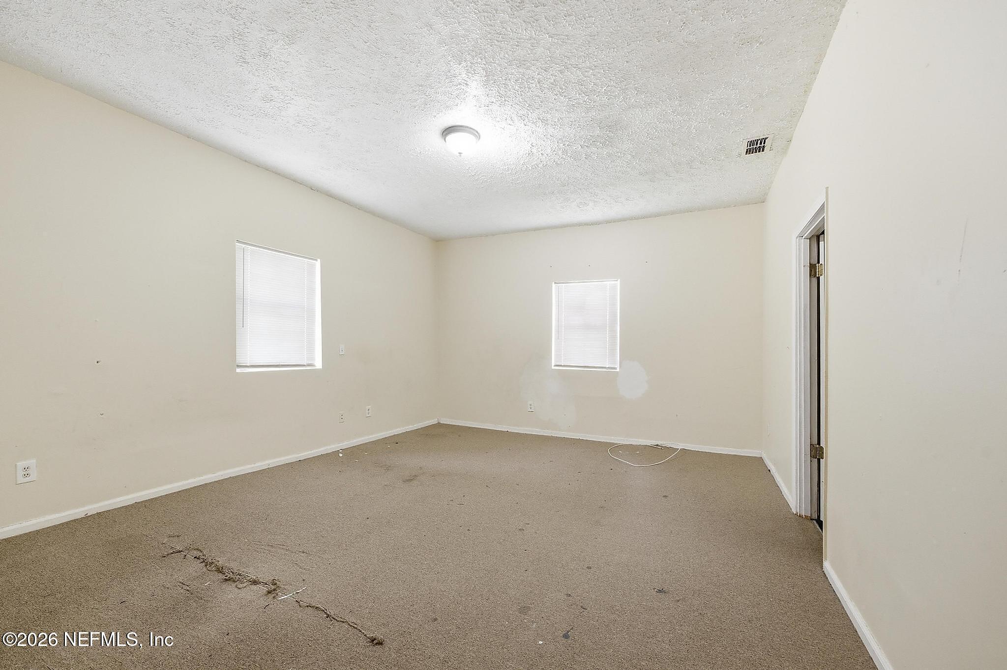 1150 E 16TH