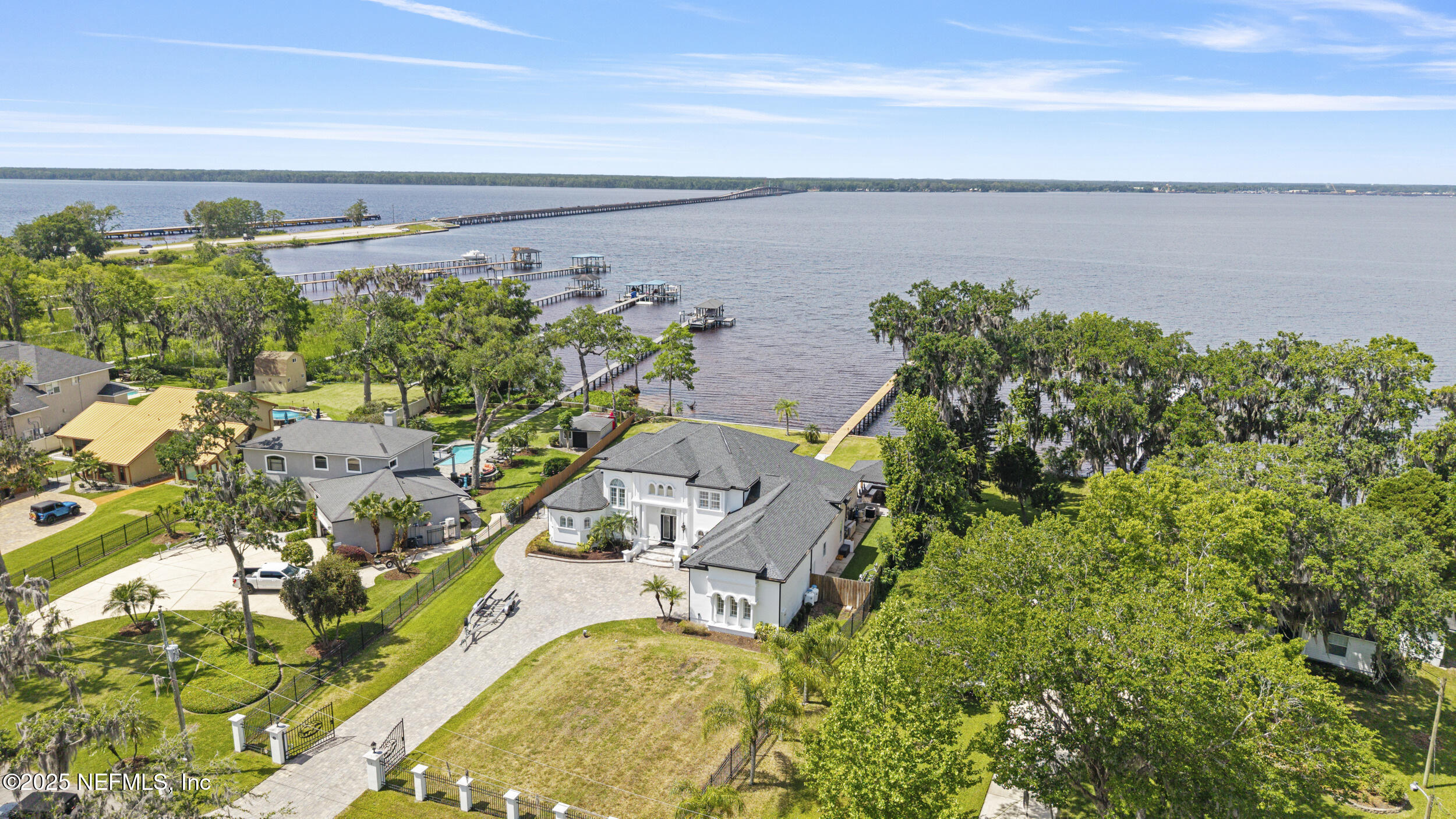 5425 RIVERWOOD Road N