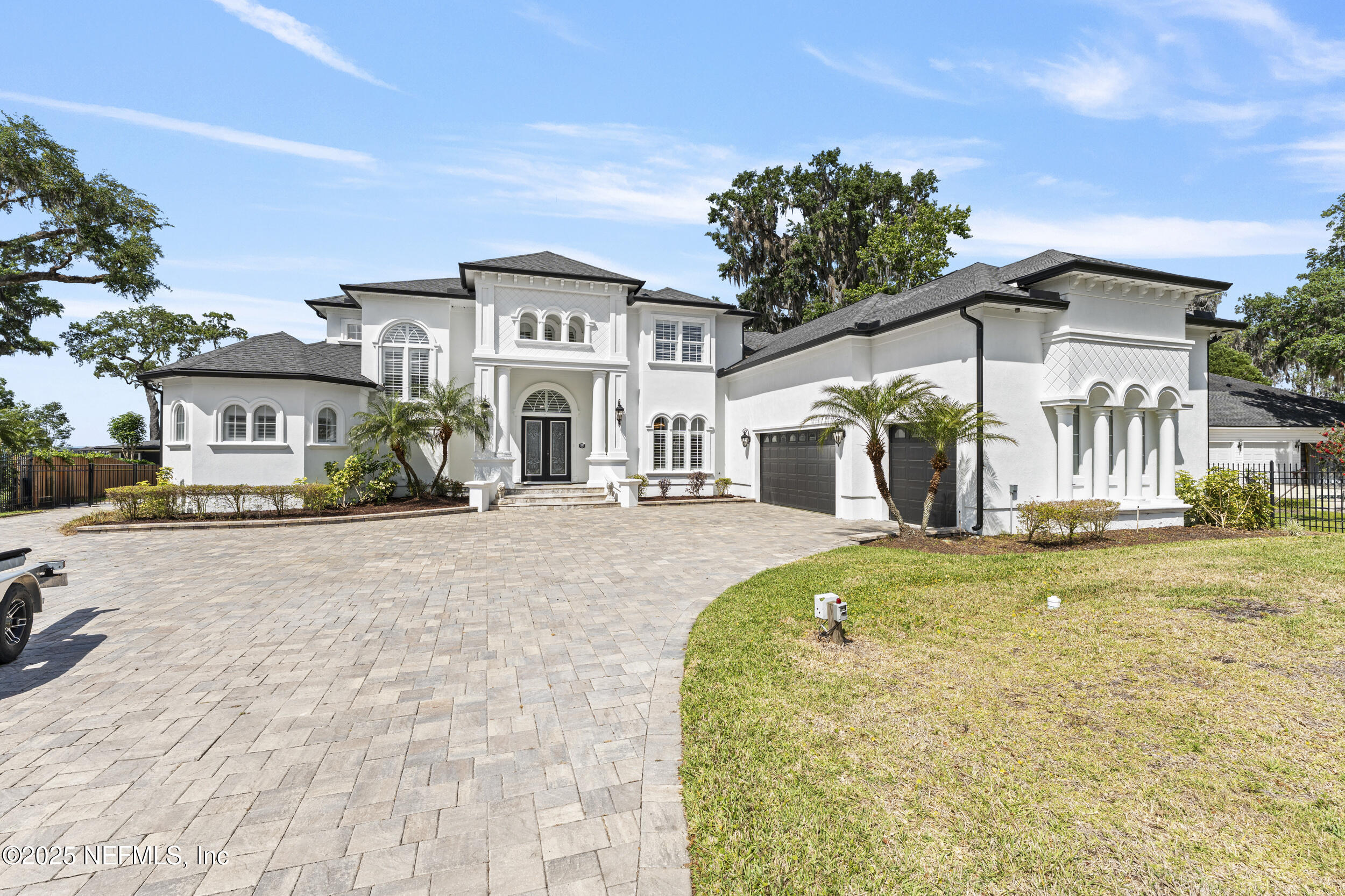 5425 RIVERWOOD Road N