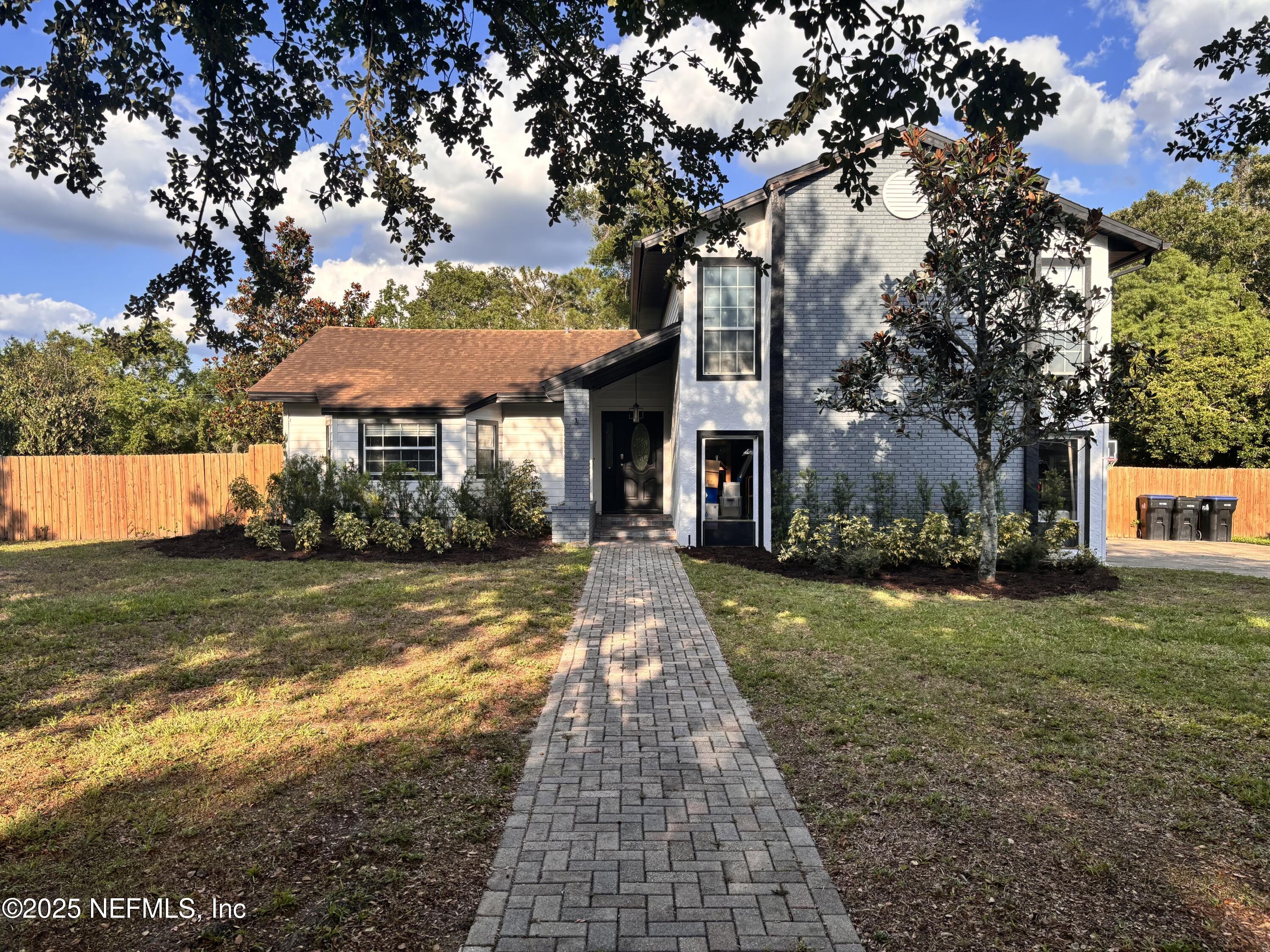 1713 GREEN MEADOW Lane