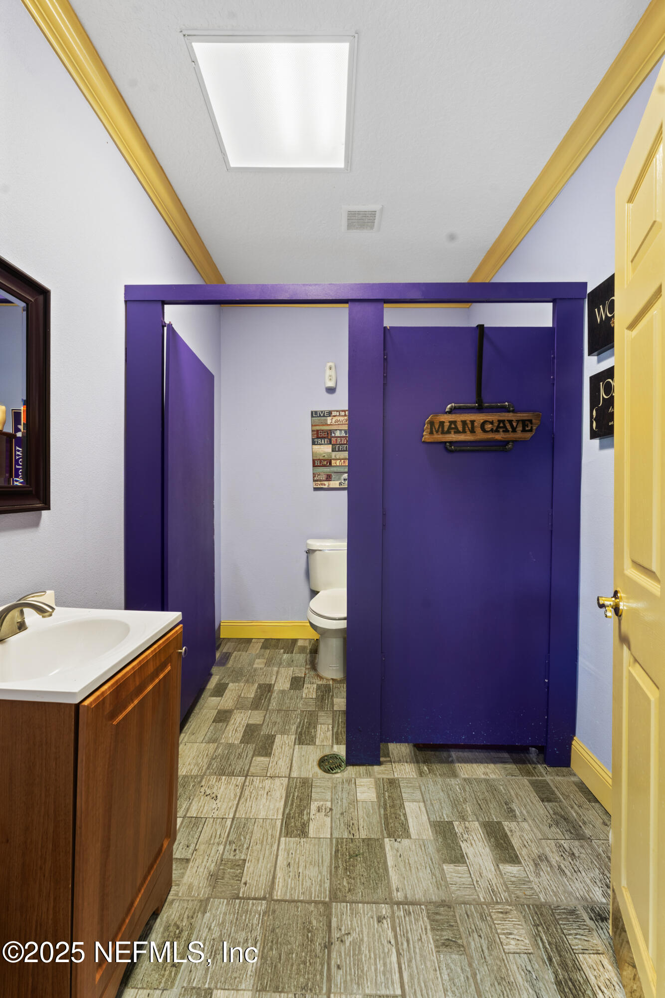 1434 OAKHURST Avenue