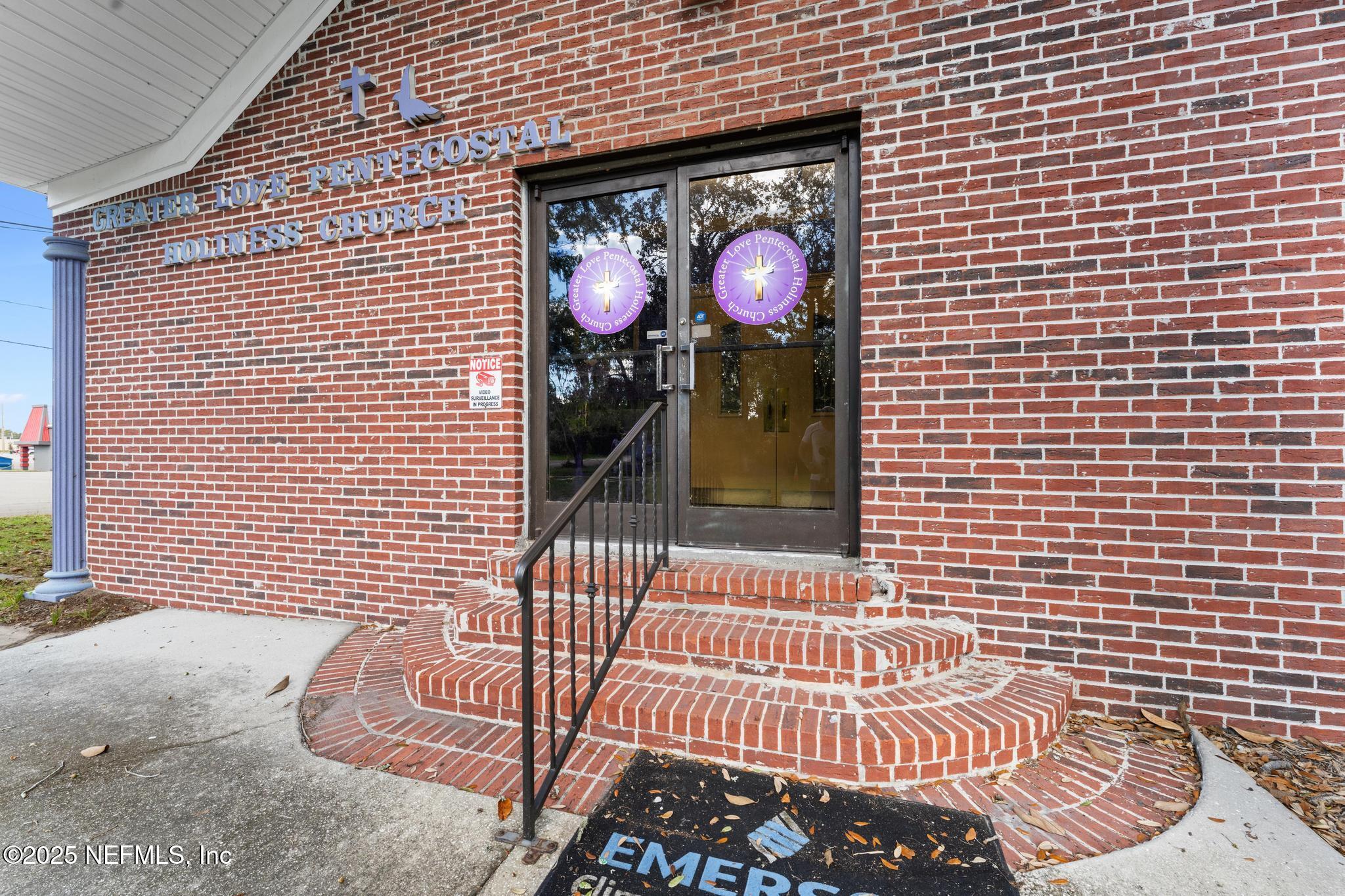 1434 OAKHURST Avenue