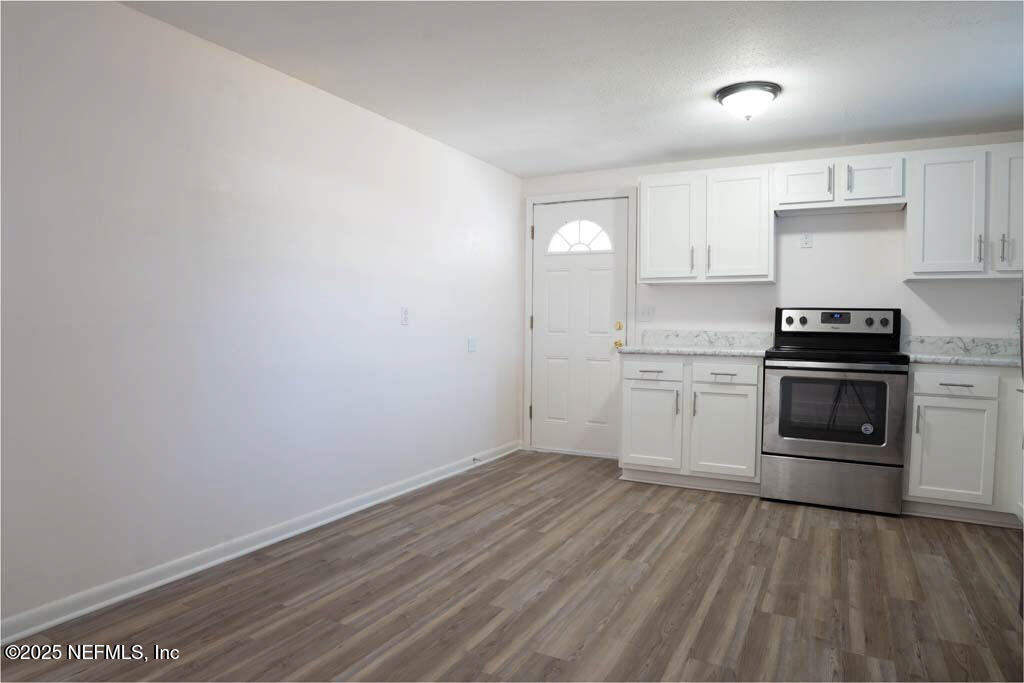 1749 MERIVALE Road S