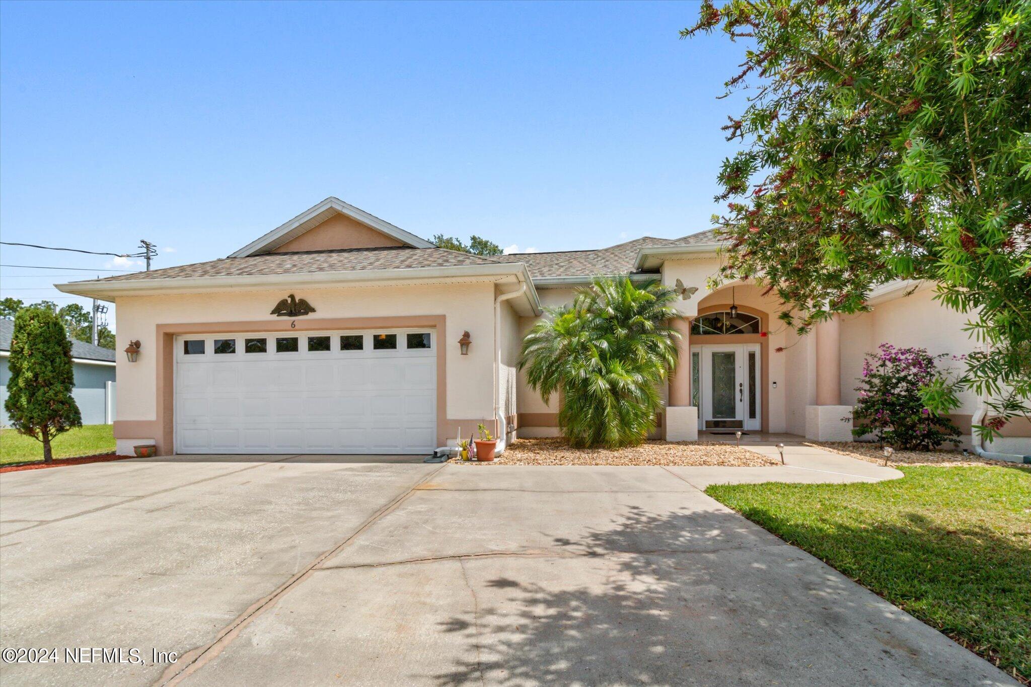 Palm Coast, FL home for sale located at 6 White Place, Palm Coast, FL 32164