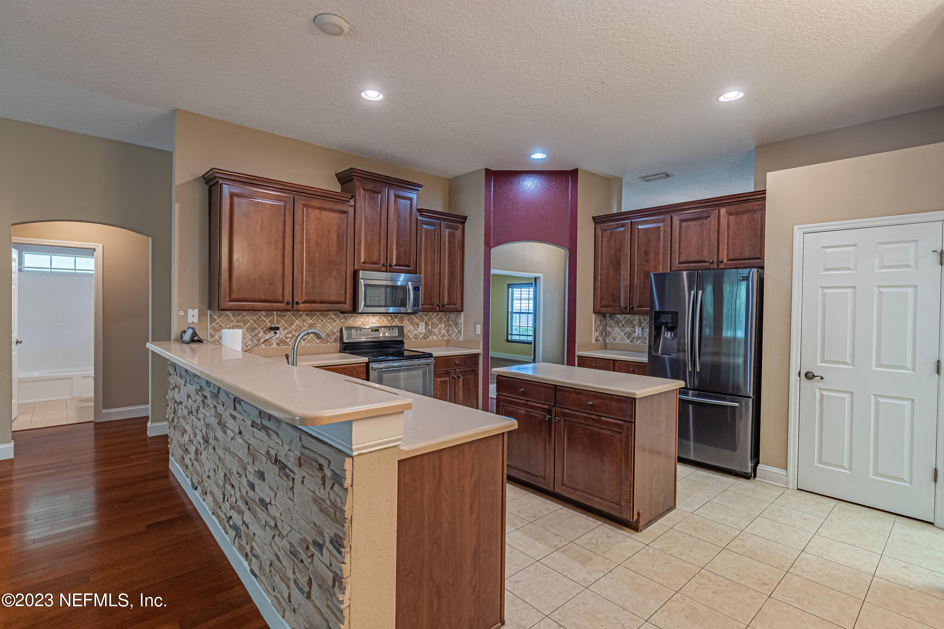 Photo 11 of 43 of 12470 BLACKWATER Court house