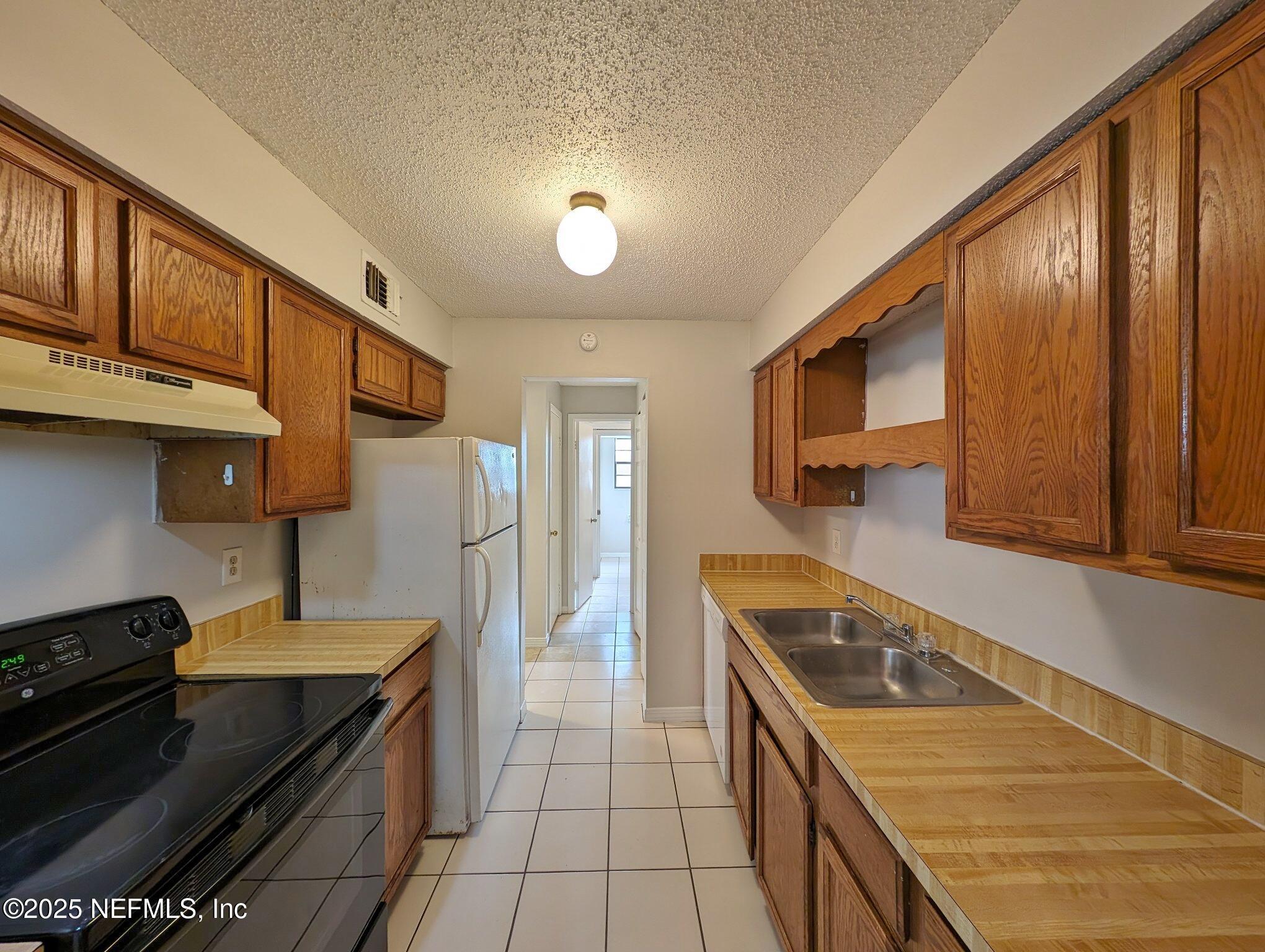 467 CRABAPPLE Court
