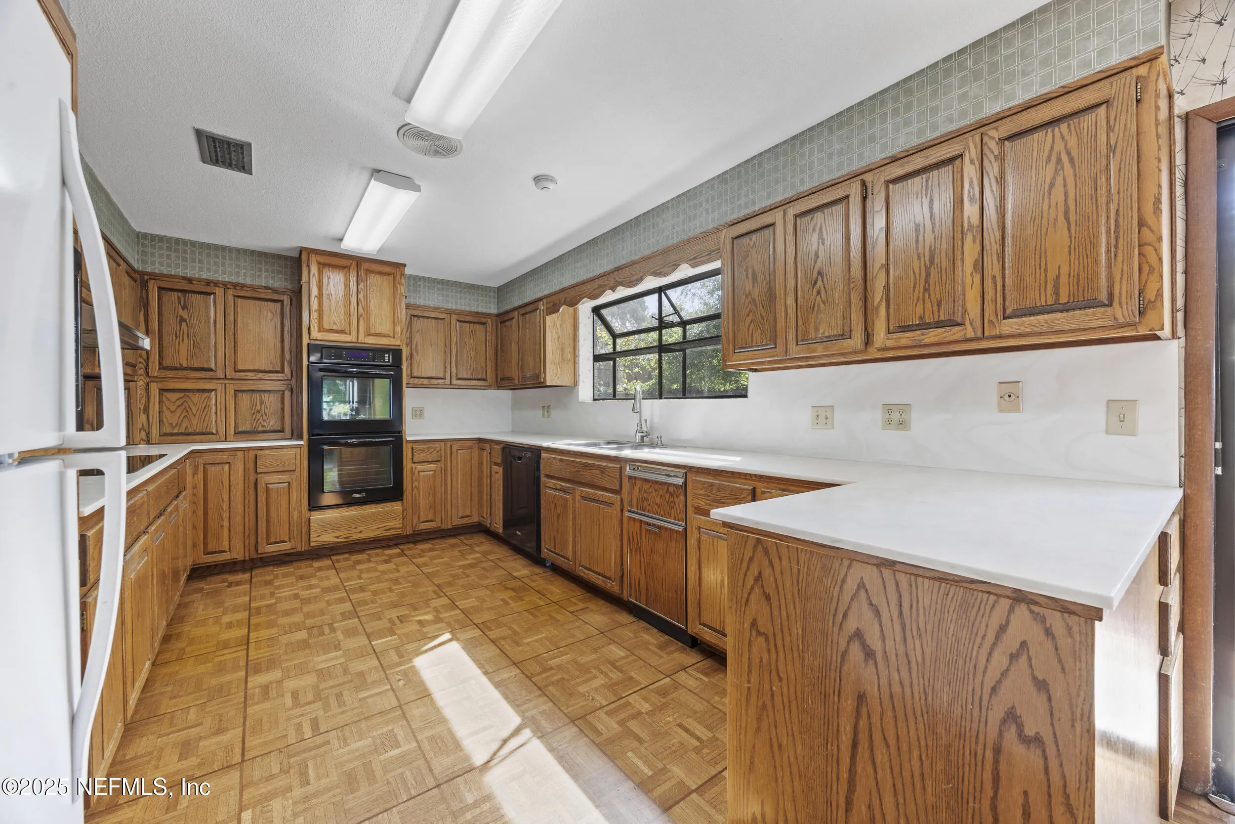 Jacksonville, Florida 32207, United States, 3 Bedrooms Bedrooms, ,3 BathroomsBathrooms,Residential,Pending,109065