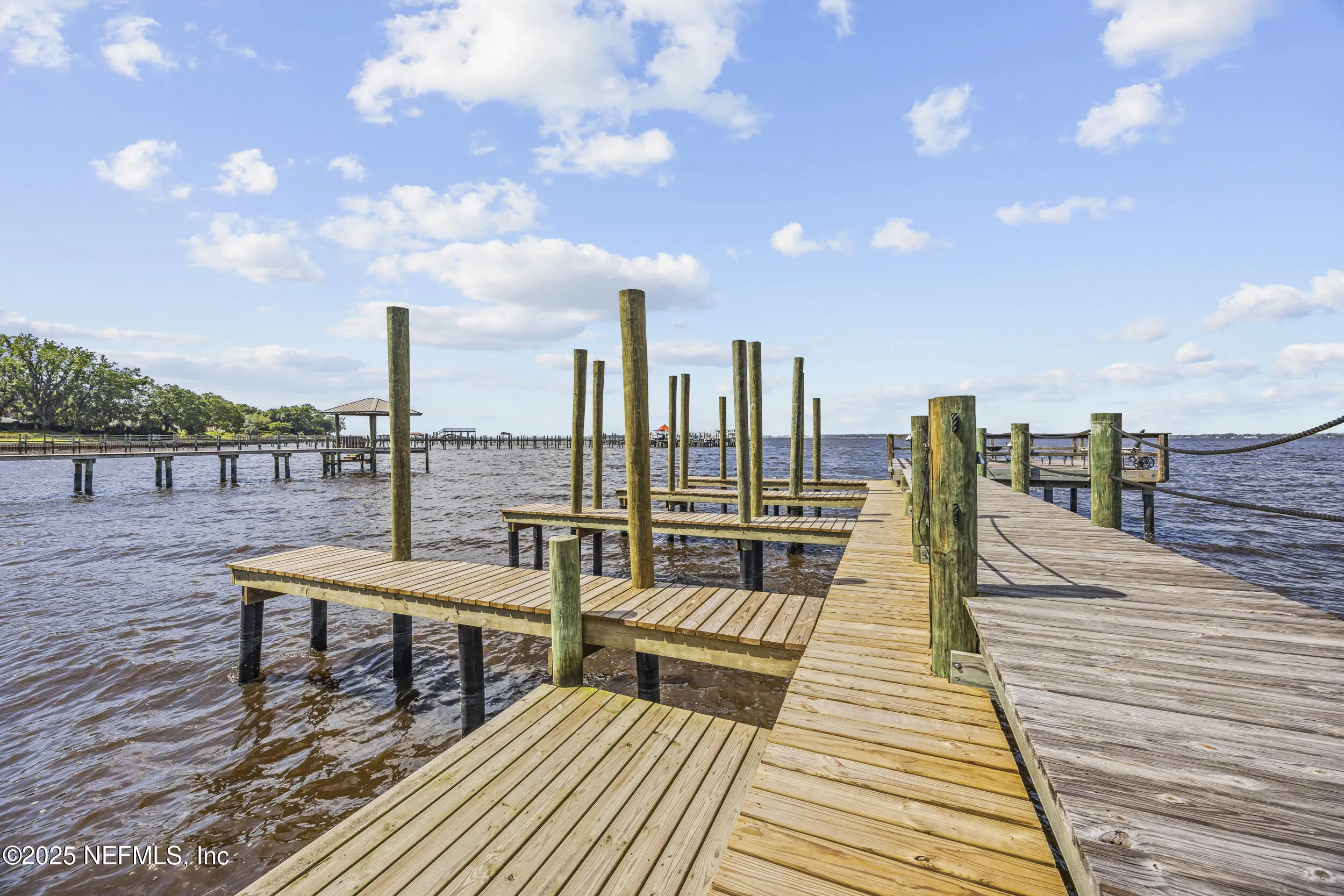 Jacksonville, Florida 32207, United States, 3 Bedrooms Bedrooms, ,3 BathroomsBathrooms,Residential,Pending,109065