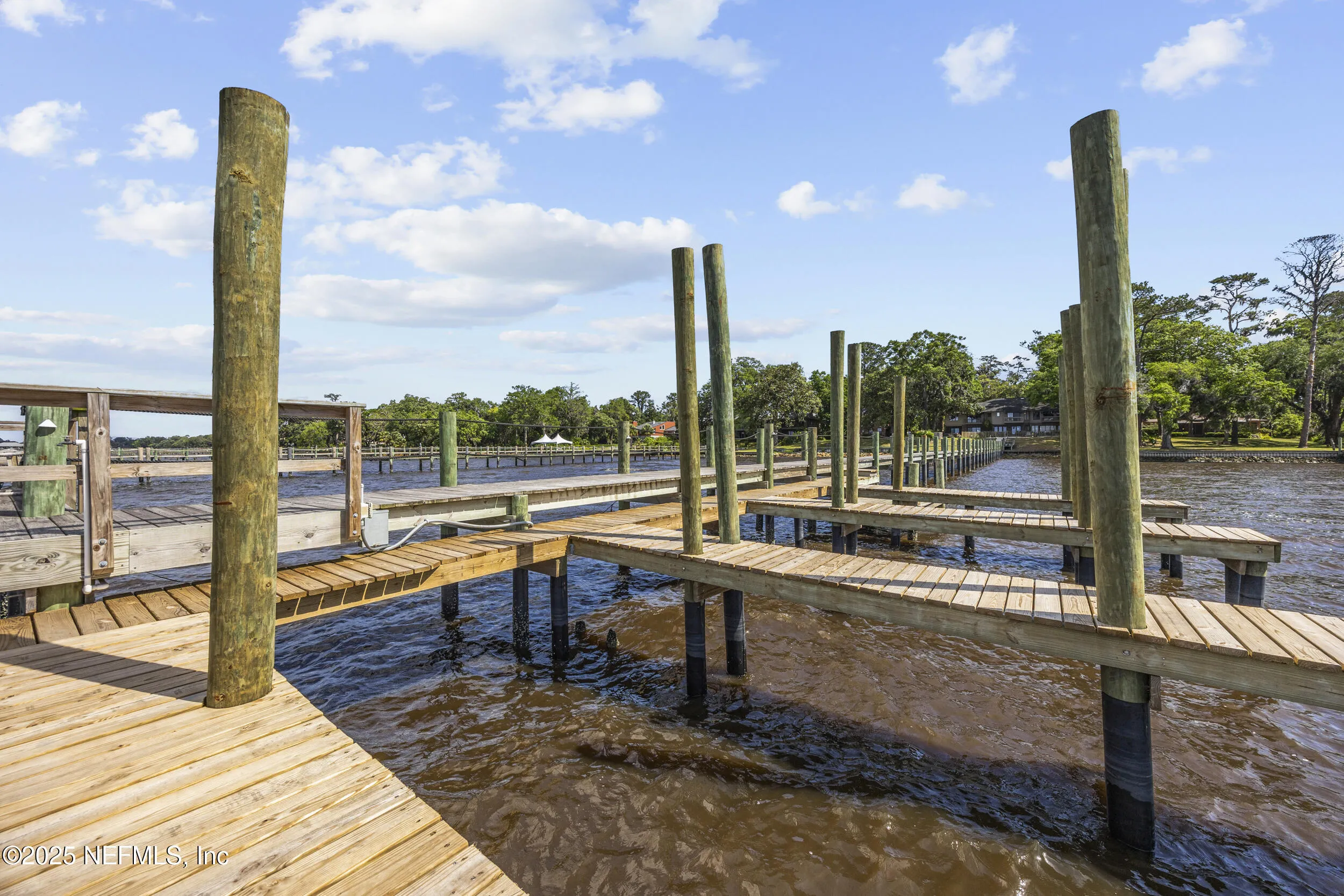 Jacksonville, Florida 32207, United States, 3 Bedrooms Bedrooms, ,3 BathroomsBathrooms,Residential,Pending,109065