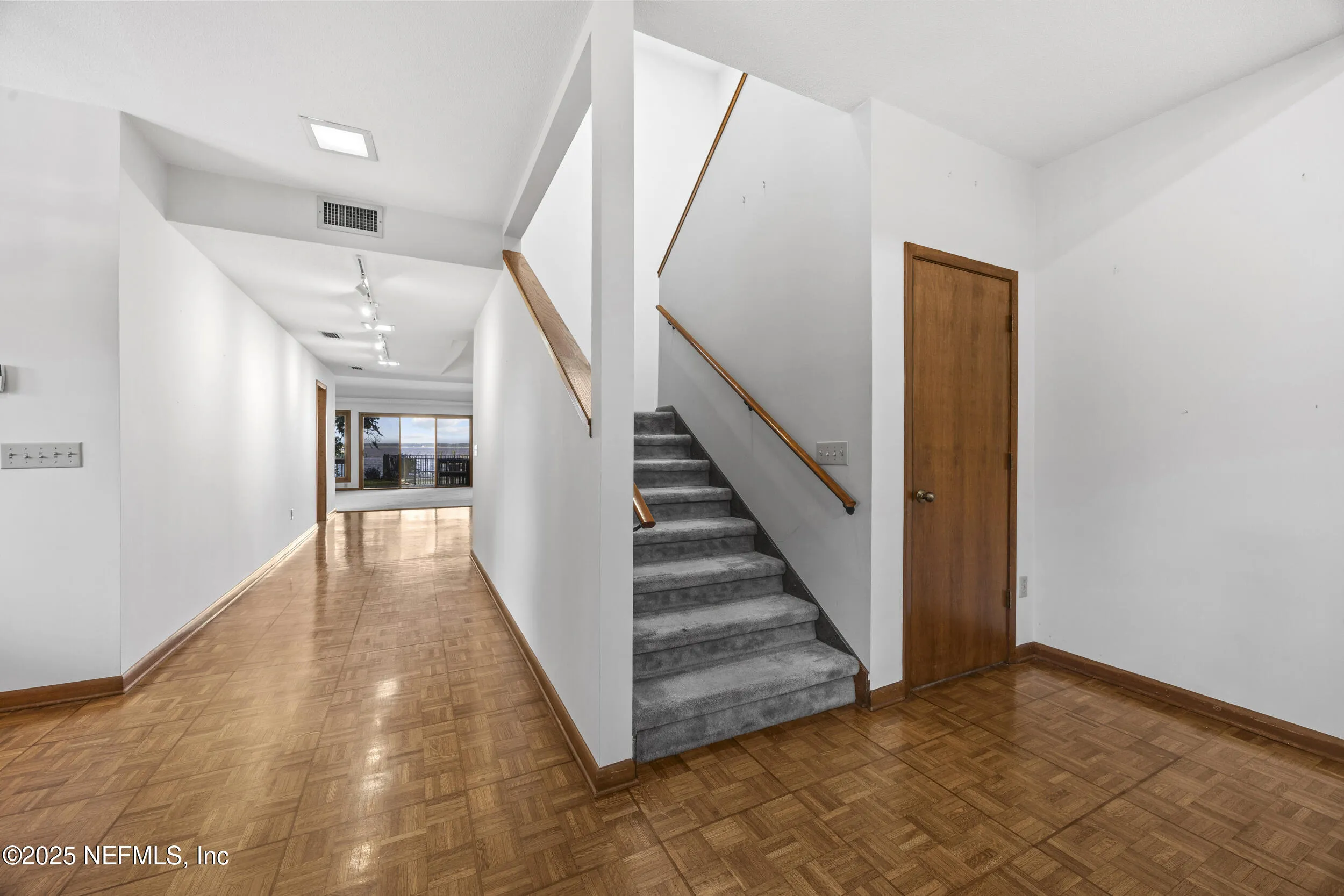 Jacksonville, Florida 32207, United States, 3 Bedrooms Bedrooms, ,3 BathroomsBathrooms,Residential,Pending,109065