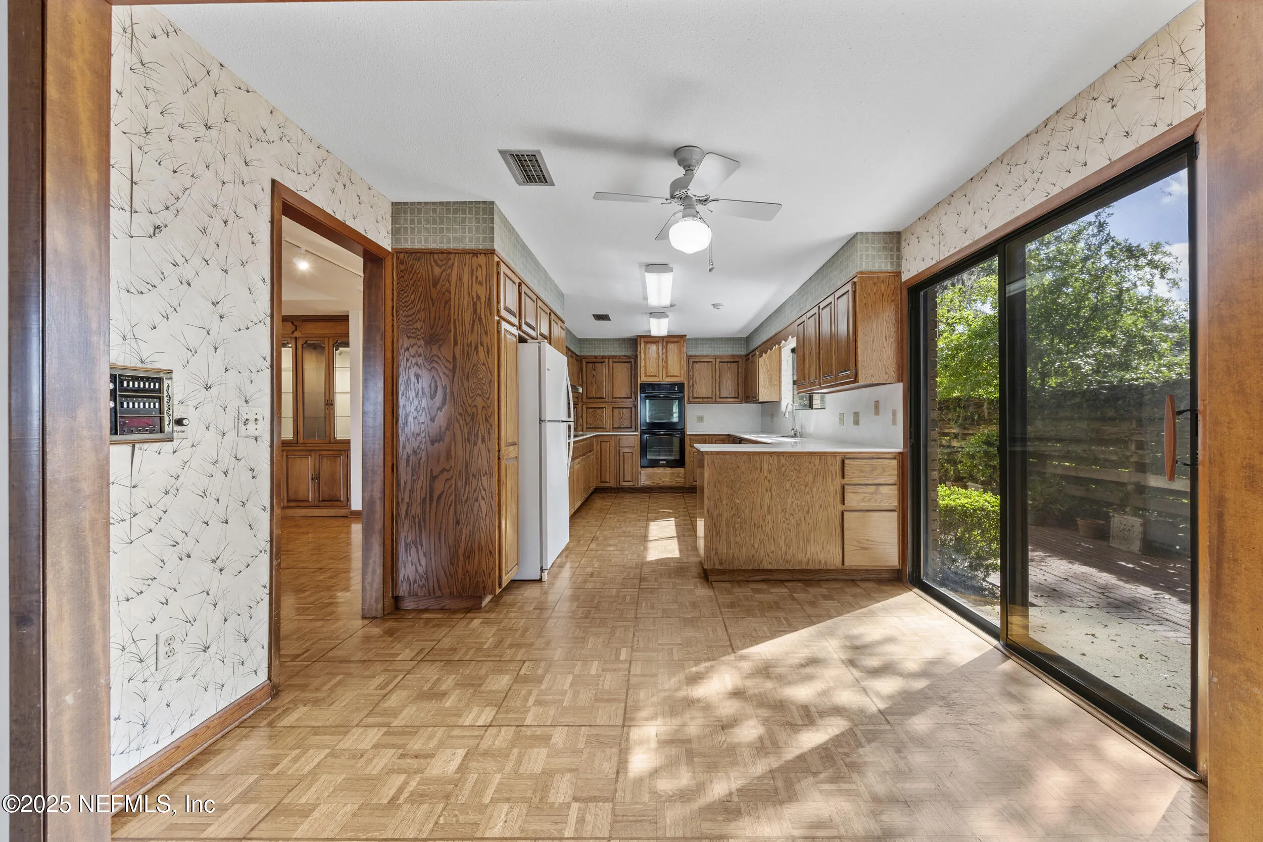 Jacksonville, Florida 32207, United States, 3 Bedrooms Bedrooms, ,3 BathroomsBathrooms,Residential,Pending,109065