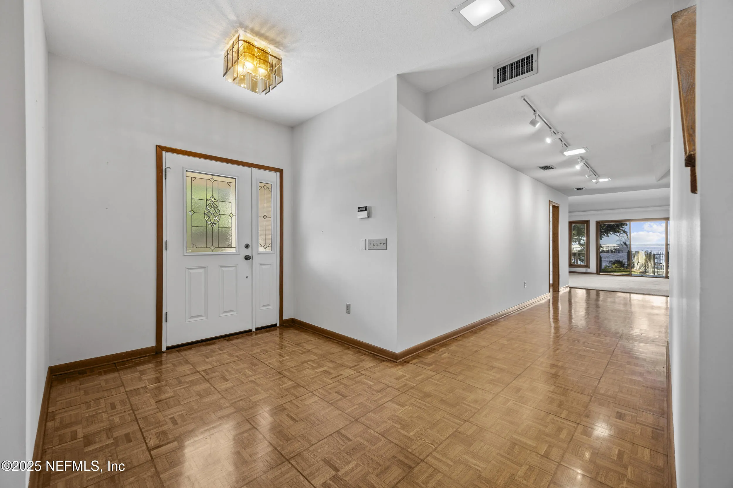 Jacksonville, Florida 32207, United States, 3 Bedrooms Bedrooms, ,3 BathroomsBathrooms,Residential,Pending,109065