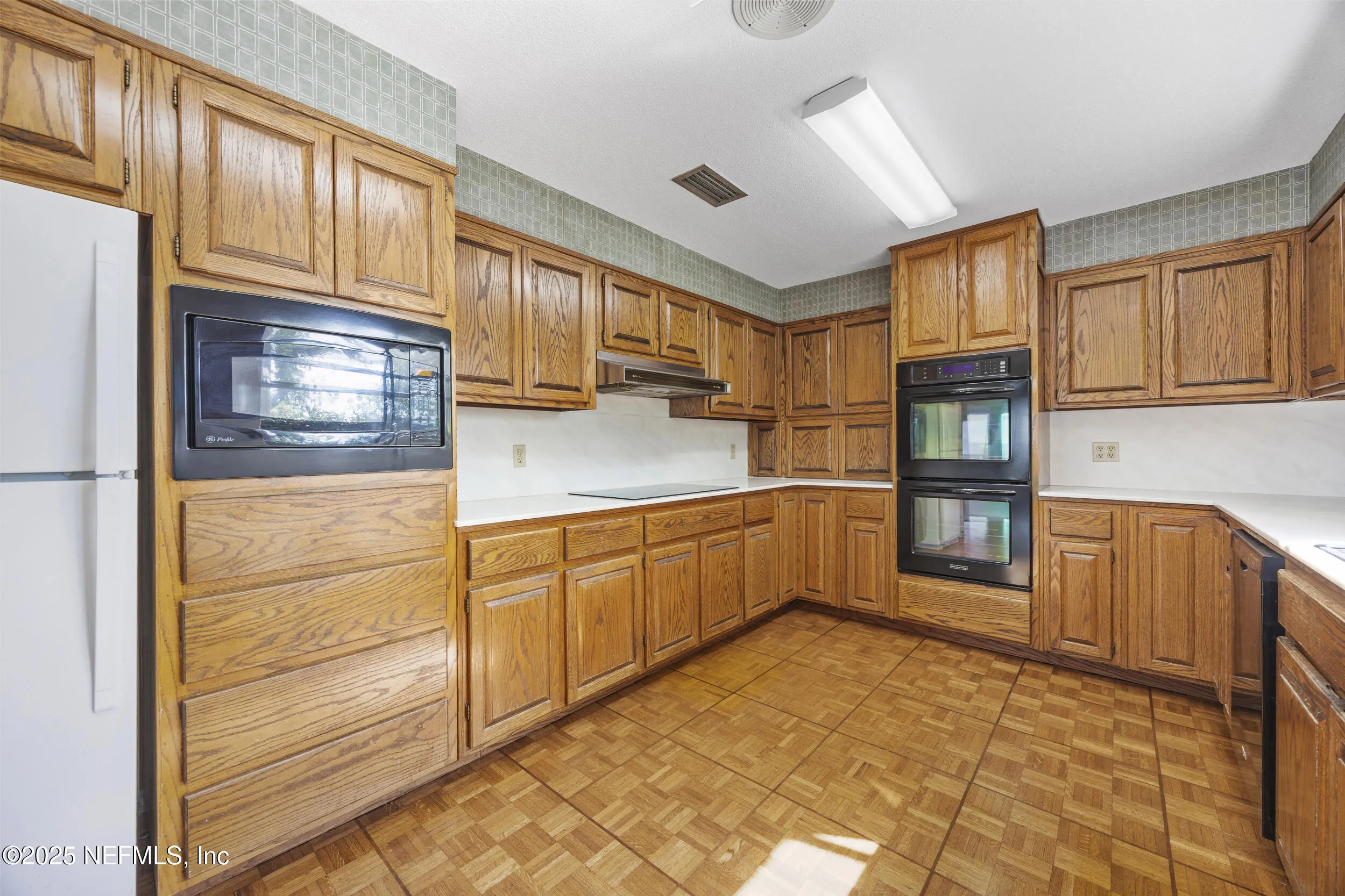 Jacksonville, Florida 32207, United States, 3 Bedrooms Bedrooms, ,3 BathroomsBathrooms,Residential,Pending,109065