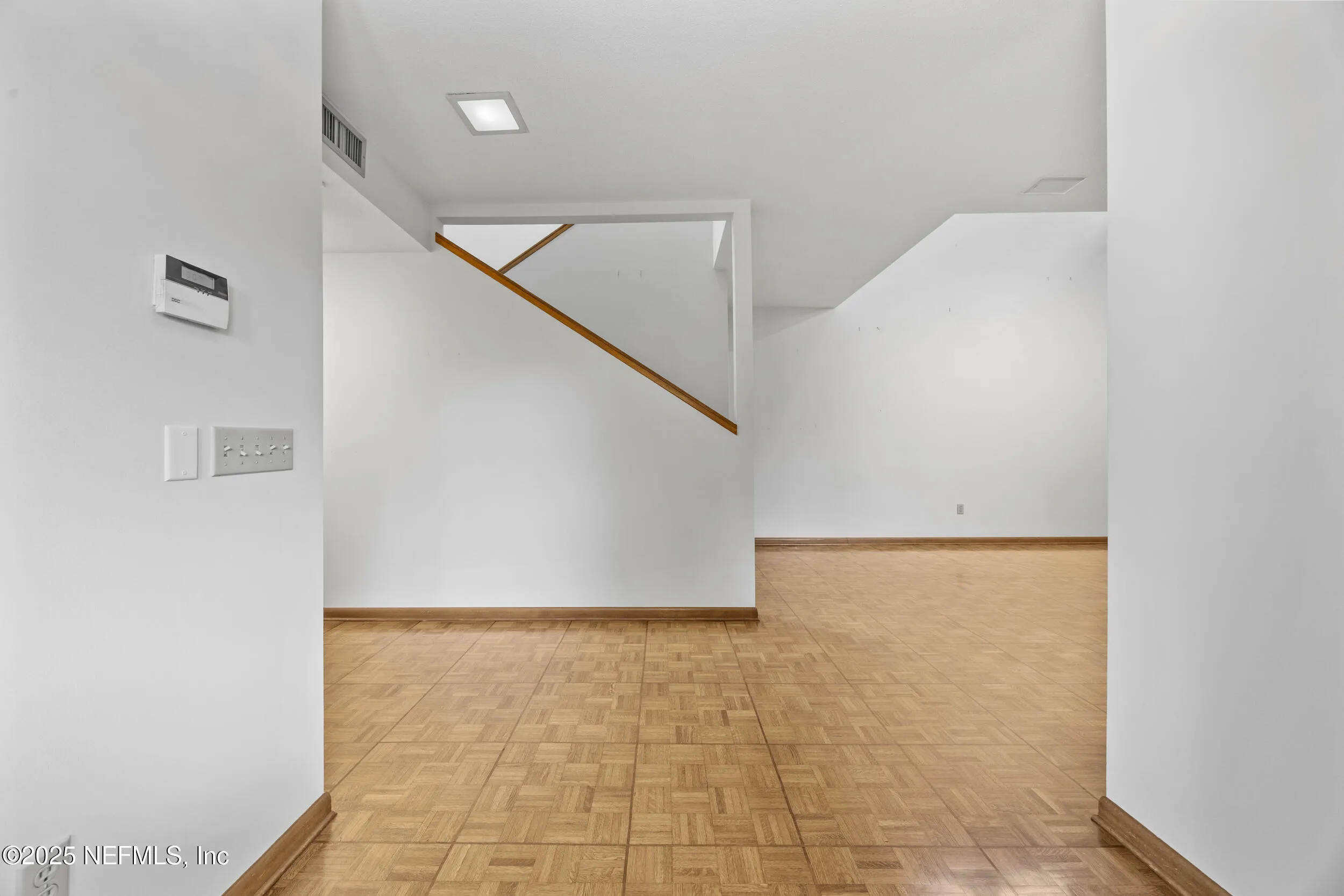 Jacksonville, Florida 32207, United States, 3 Bedrooms Bedrooms, ,3 BathroomsBathrooms,Residential,Pending,109065