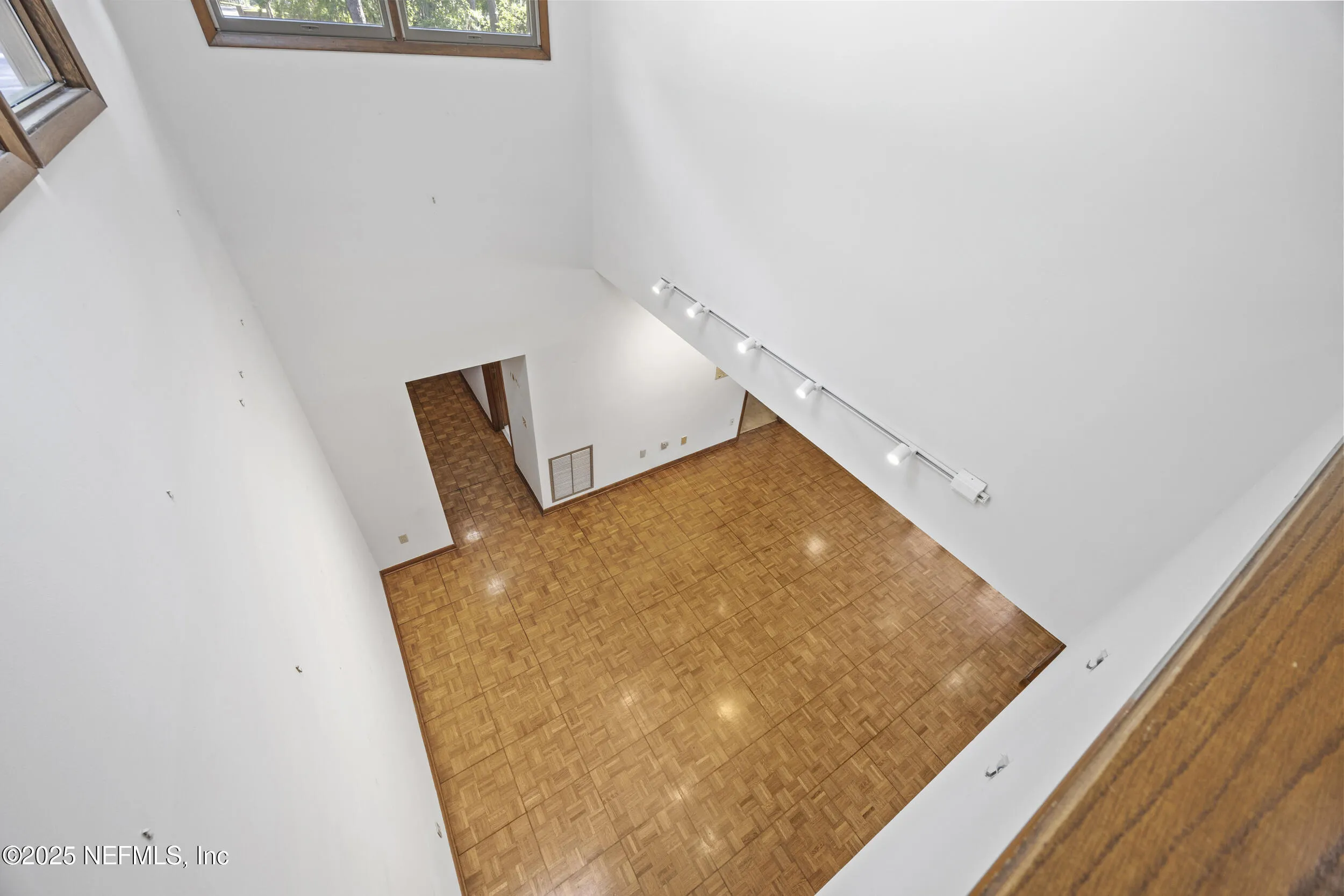 Jacksonville, Florida 32207, United States, 3 Bedrooms Bedrooms, ,3 BathroomsBathrooms,Residential,Pending,109065