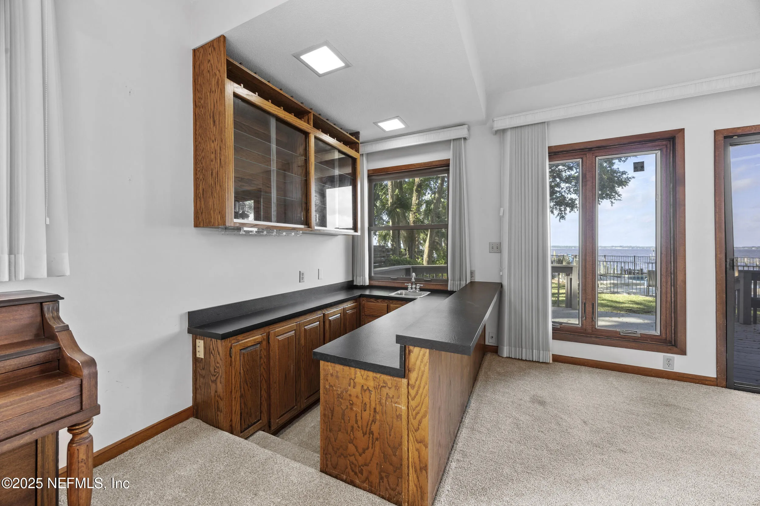 Jacksonville, Florida 32207, United States, 3 Bedrooms Bedrooms, ,3 BathroomsBathrooms,Residential,Pending,109065