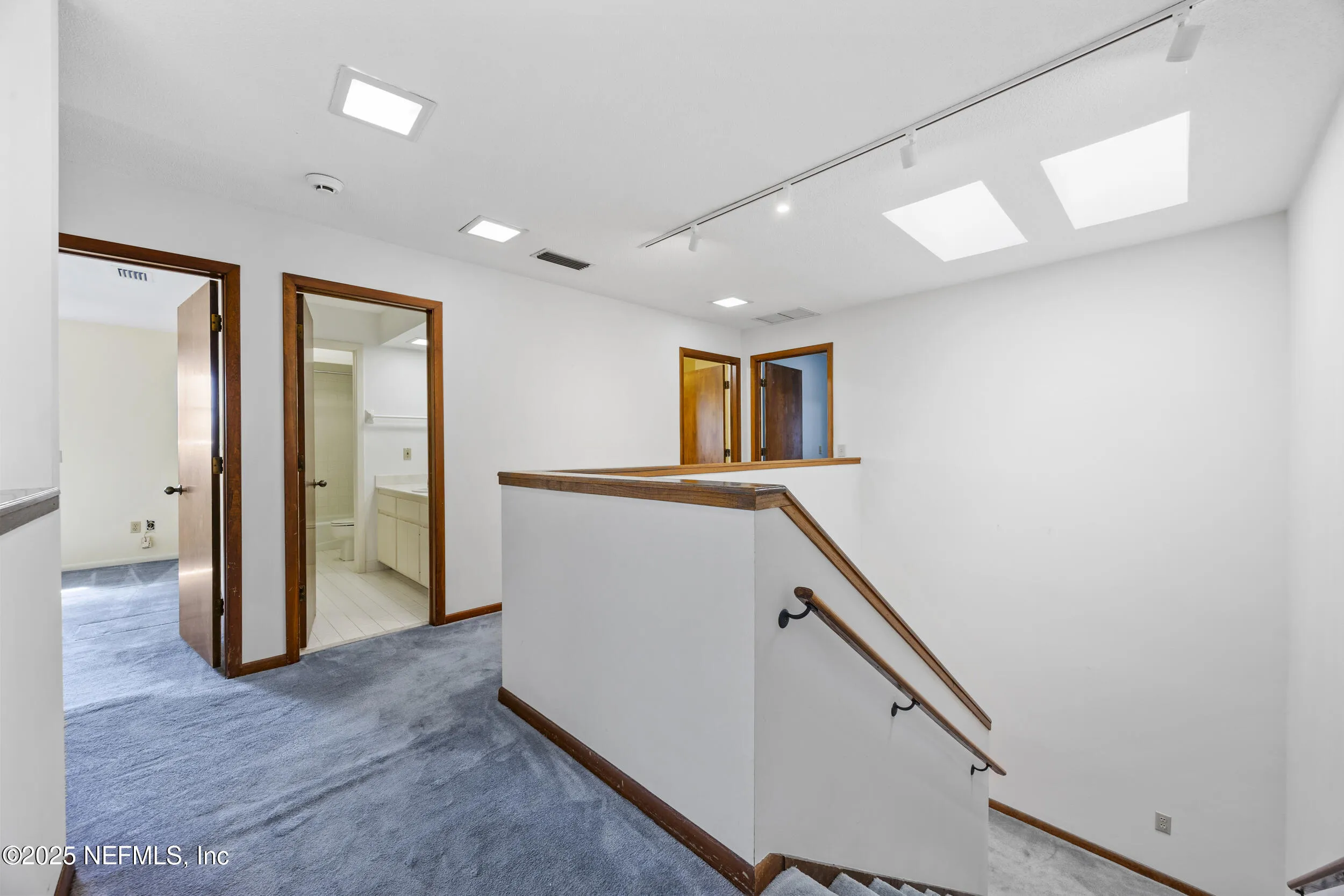 Jacksonville, Florida 32207, United States, 3 Bedrooms Bedrooms, ,3 BathroomsBathrooms,Residential,Pending,109065