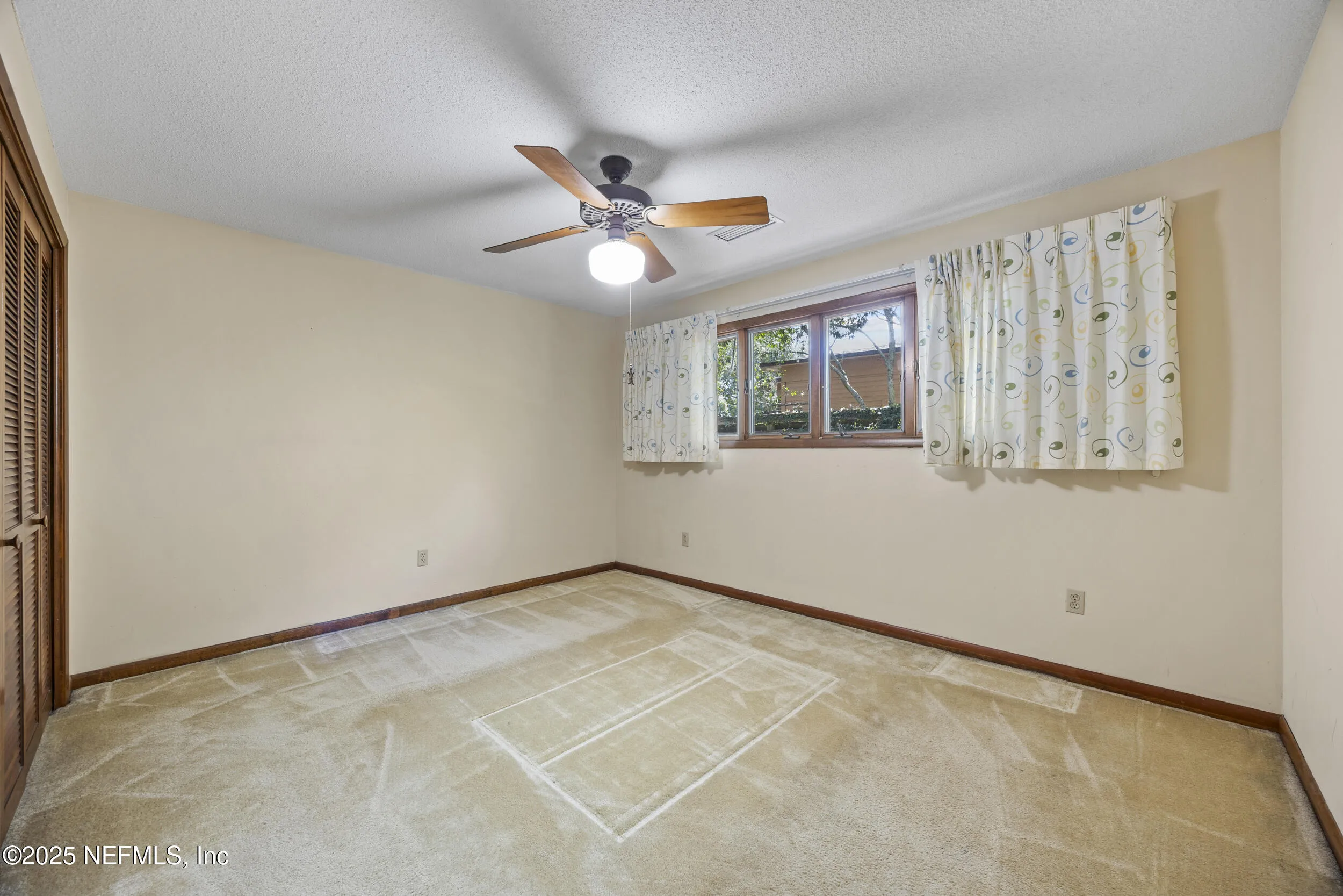 Jacksonville, Florida 32207, United States, 3 Bedrooms Bedrooms, ,3 BathroomsBathrooms,Residential,Pending,109065