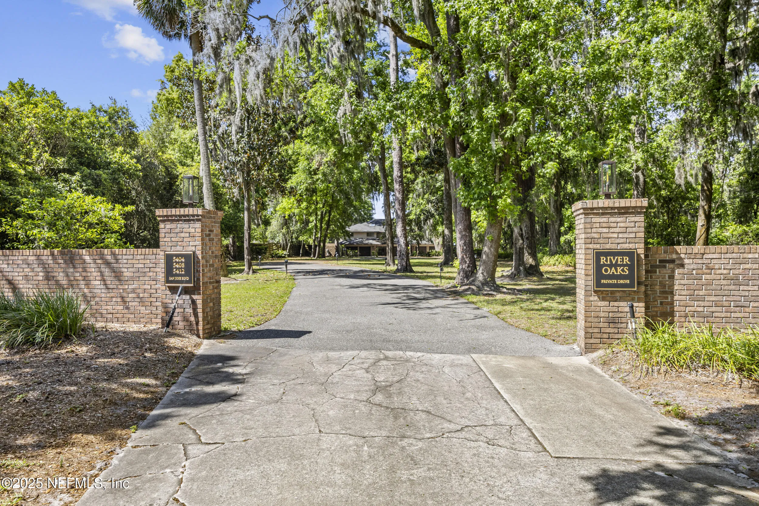 Jacksonville, Florida 32207, United States, 3 Bedrooms Bedrooms, ,3 BathroomsBathrooms,Residential,Pending,109065