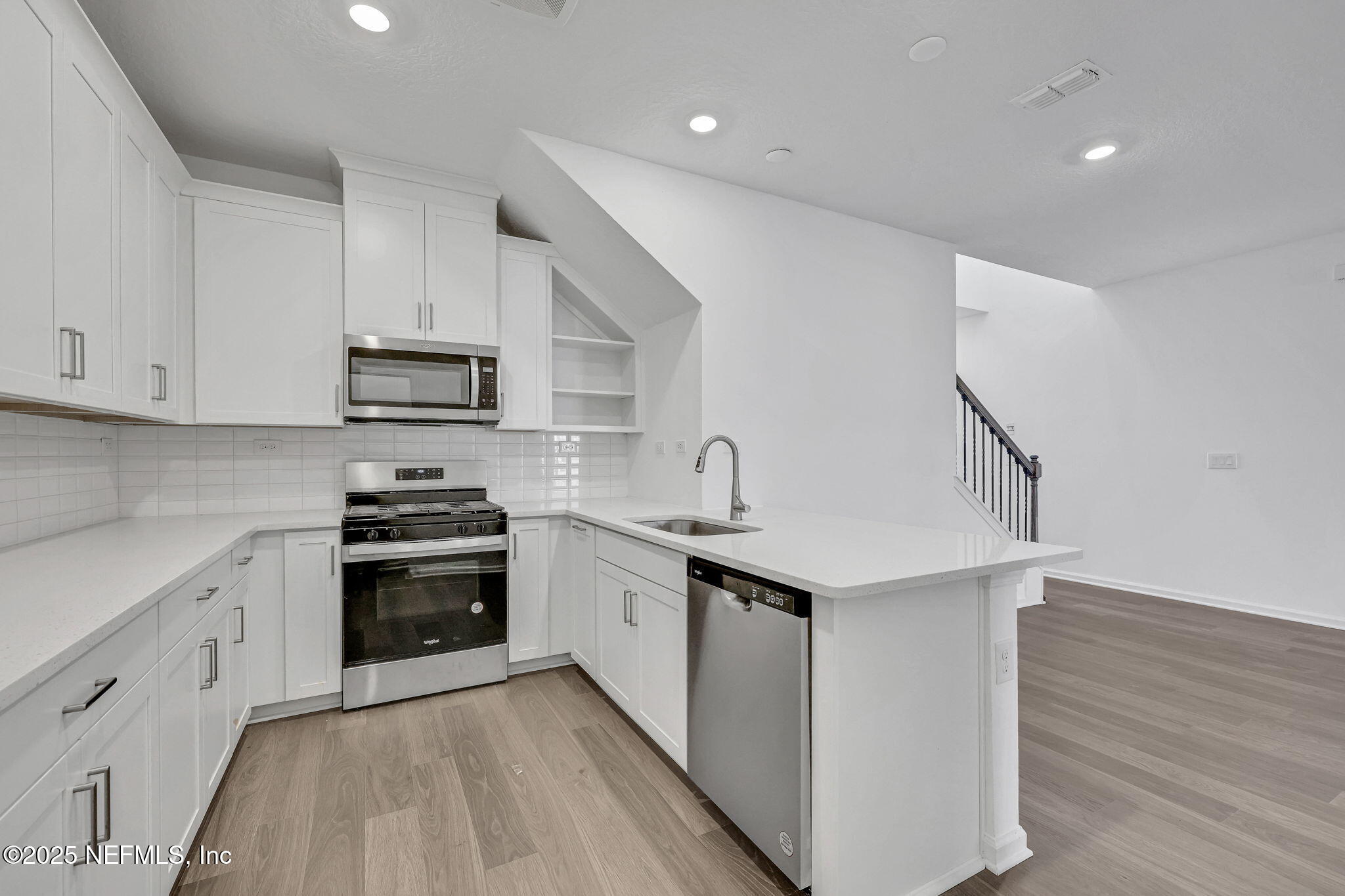 135 SILVER MYRTLE Court