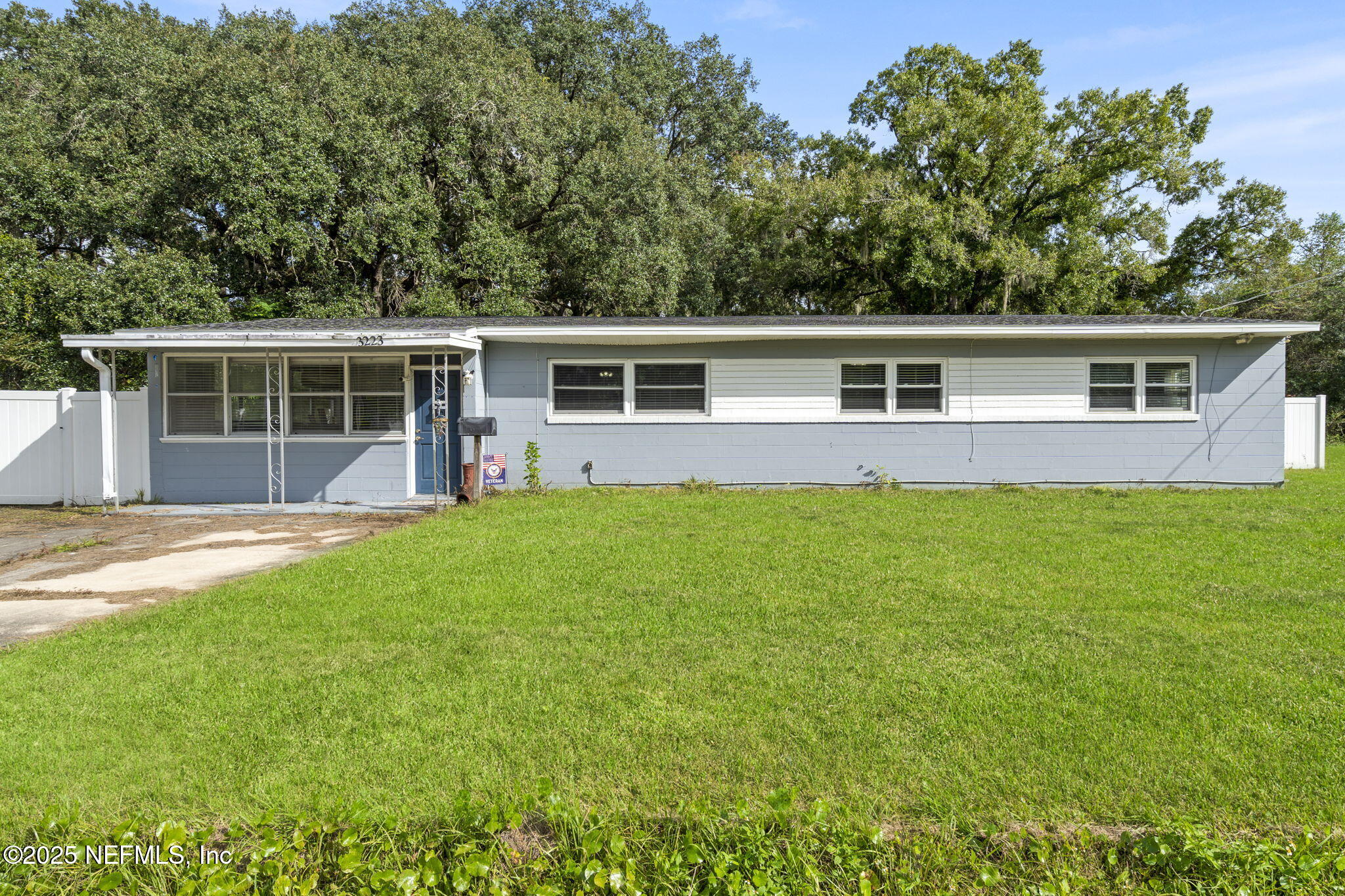 3223 HAMPTON Avenue E