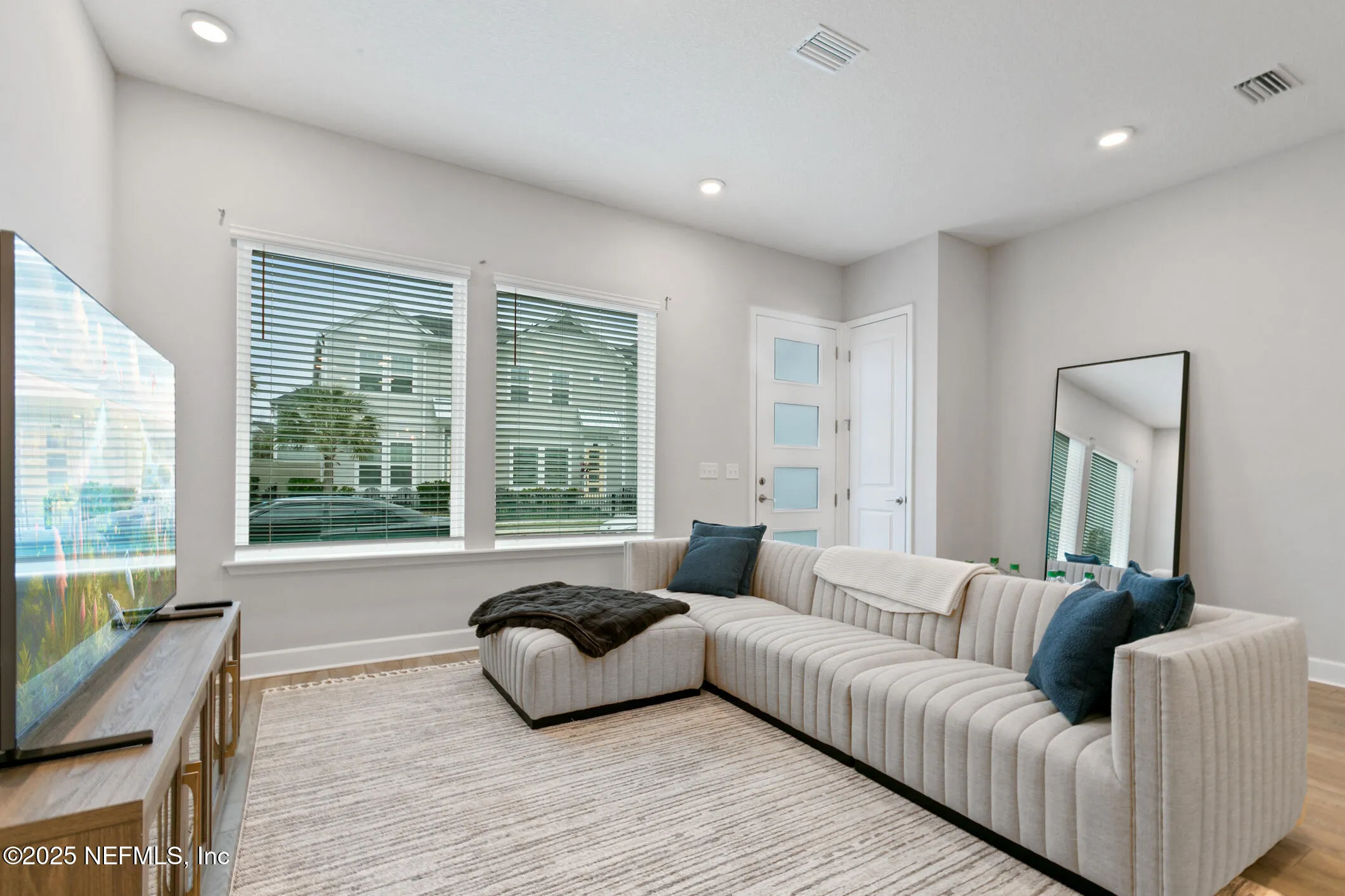 Jacksonville, Florida 32256, United States, 3 Bedrooms Bedrooms, ,3 BathroomsBathrooms,Residential,Pending,2211