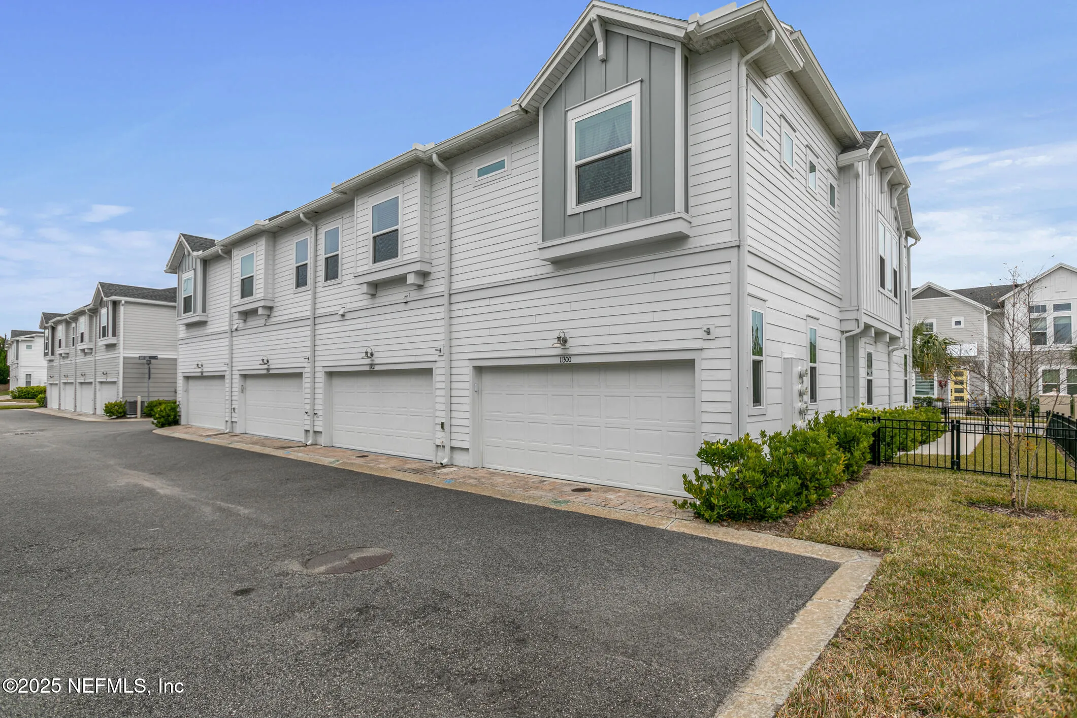Jacksonville, Florida 32256, United States, 3 Bedrooms Bedrooms, ,3 BathroomsBathrooms,Residential,Pending,2211