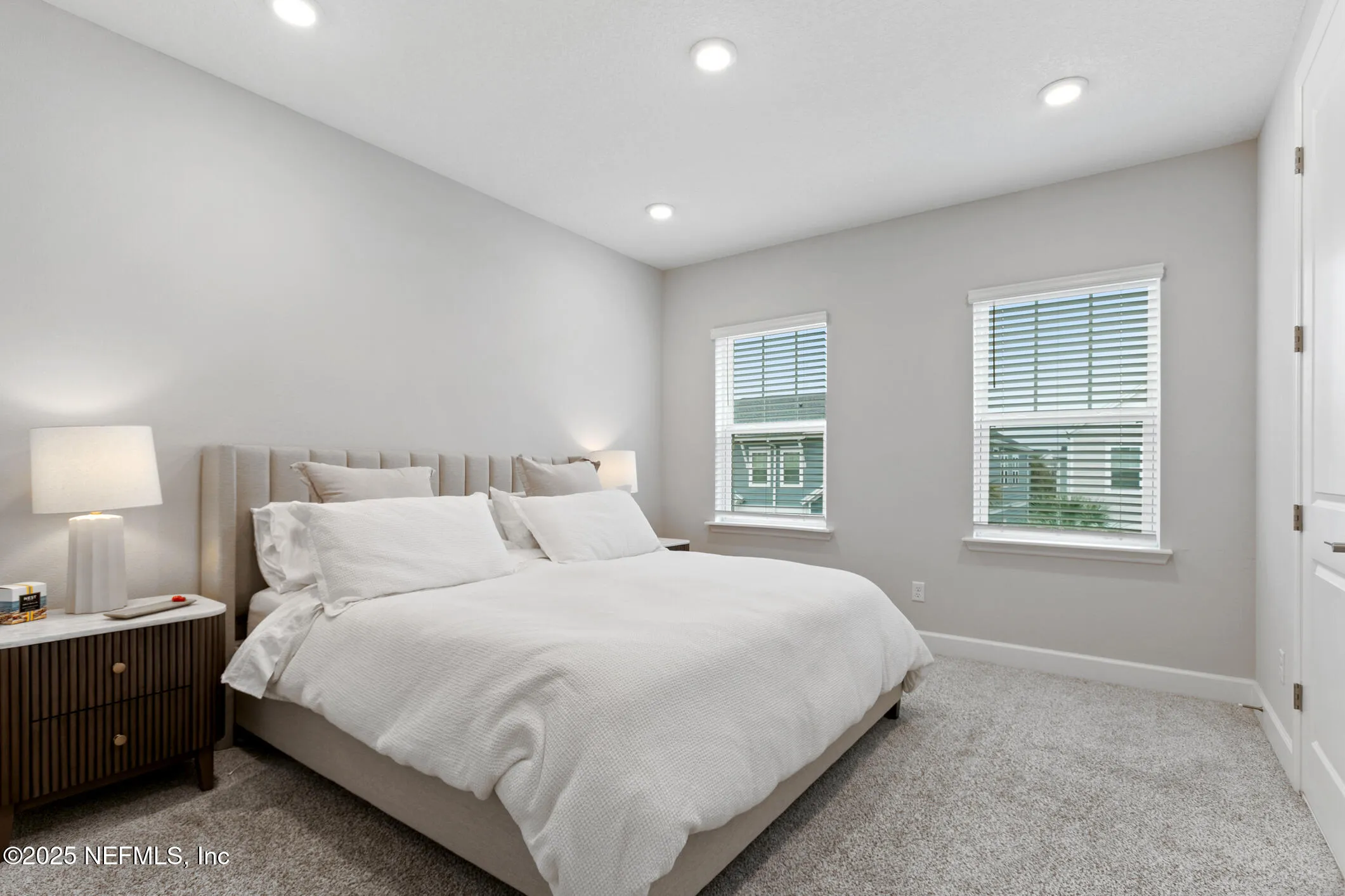 Jacksonville, Florida 32256, United States, 3 Bedrooms Bedrooms, ,3 BathroomsBathrooms,Residential,Pending,2211