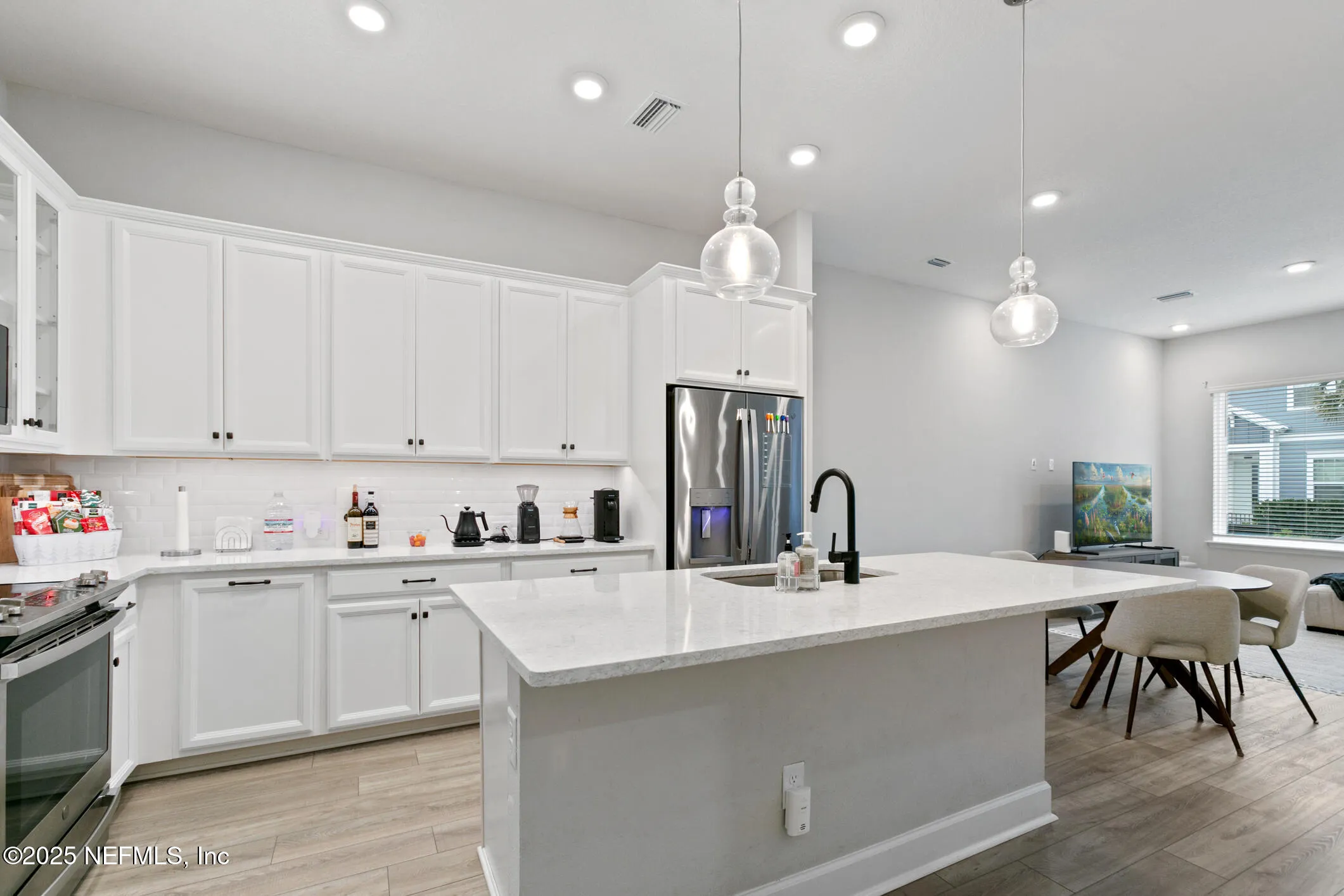 Jacksonville, Florida 32256, United States, 3 Bedrooms Bedrooms, ,3 BathroomsBathrooms,Residential,Pending,2211