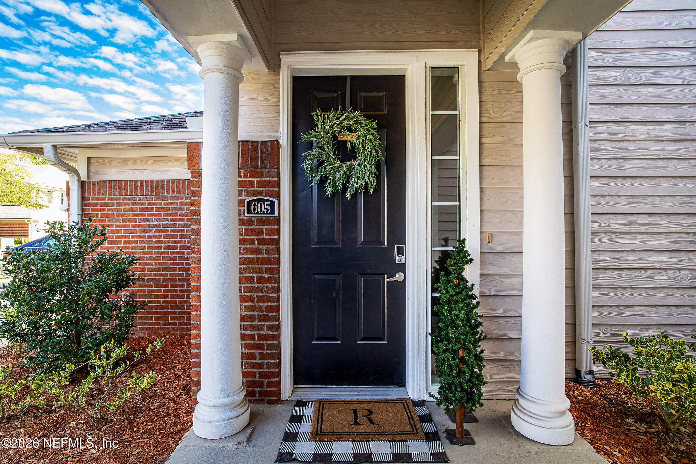 2045 SECRET GARDEN Lane 605